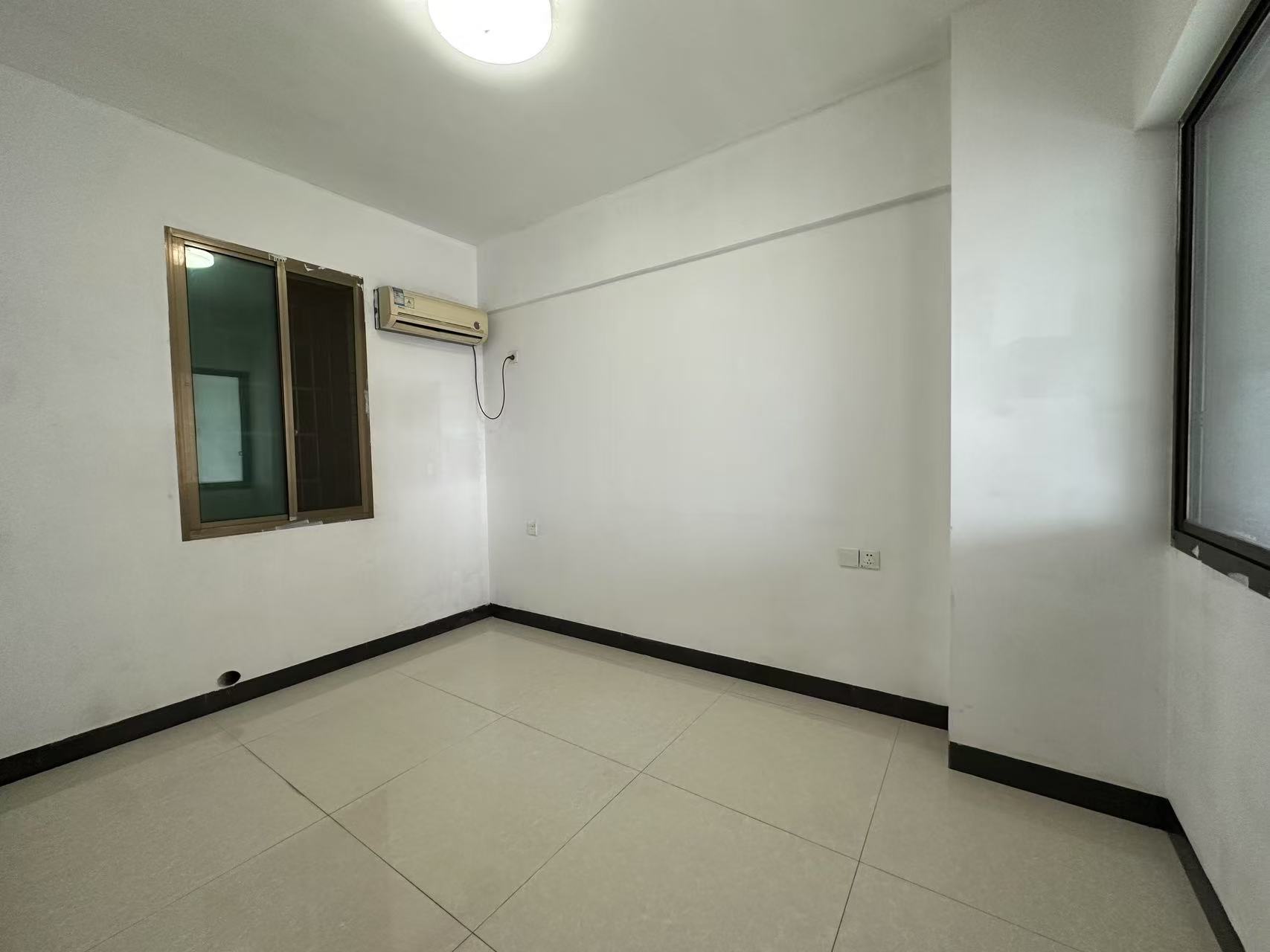 滨江财富中心 3室2厅1卫 1200.0元/月 滨江财富中心 3室2厅1卫 1200.0元/月室内图