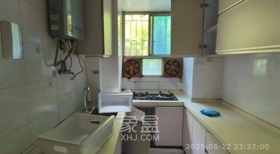 市直属机关宿舍  2室1厅1卫    1800.0元/月 市直属机关宿舍  2室1厅1卫    1800.0元/月室内图