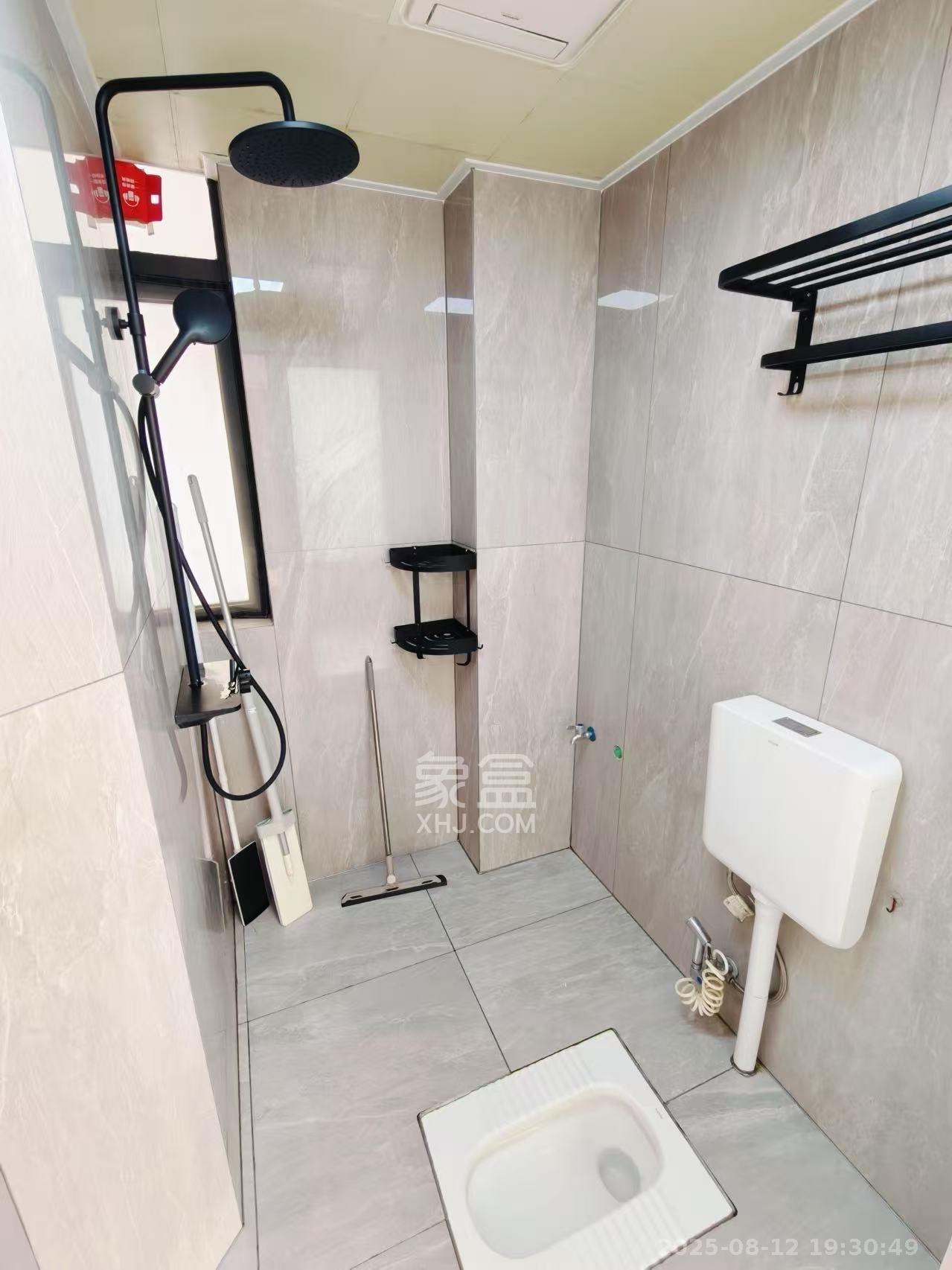 上园商住小区  3室2厅2卫   3950.00元/月室内图
