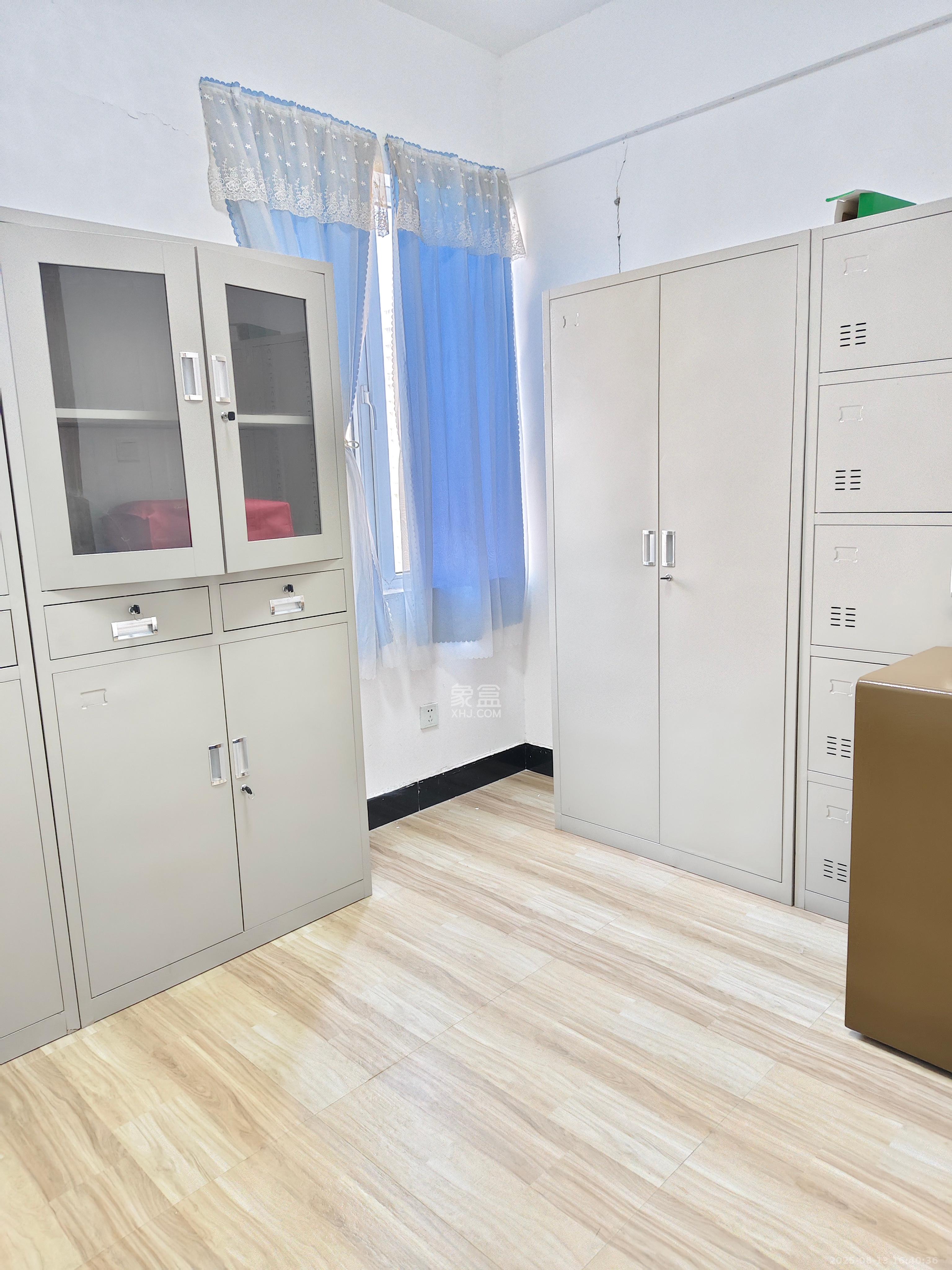 长城雅苑  3室2厅1卫   2800.00元/月室内图