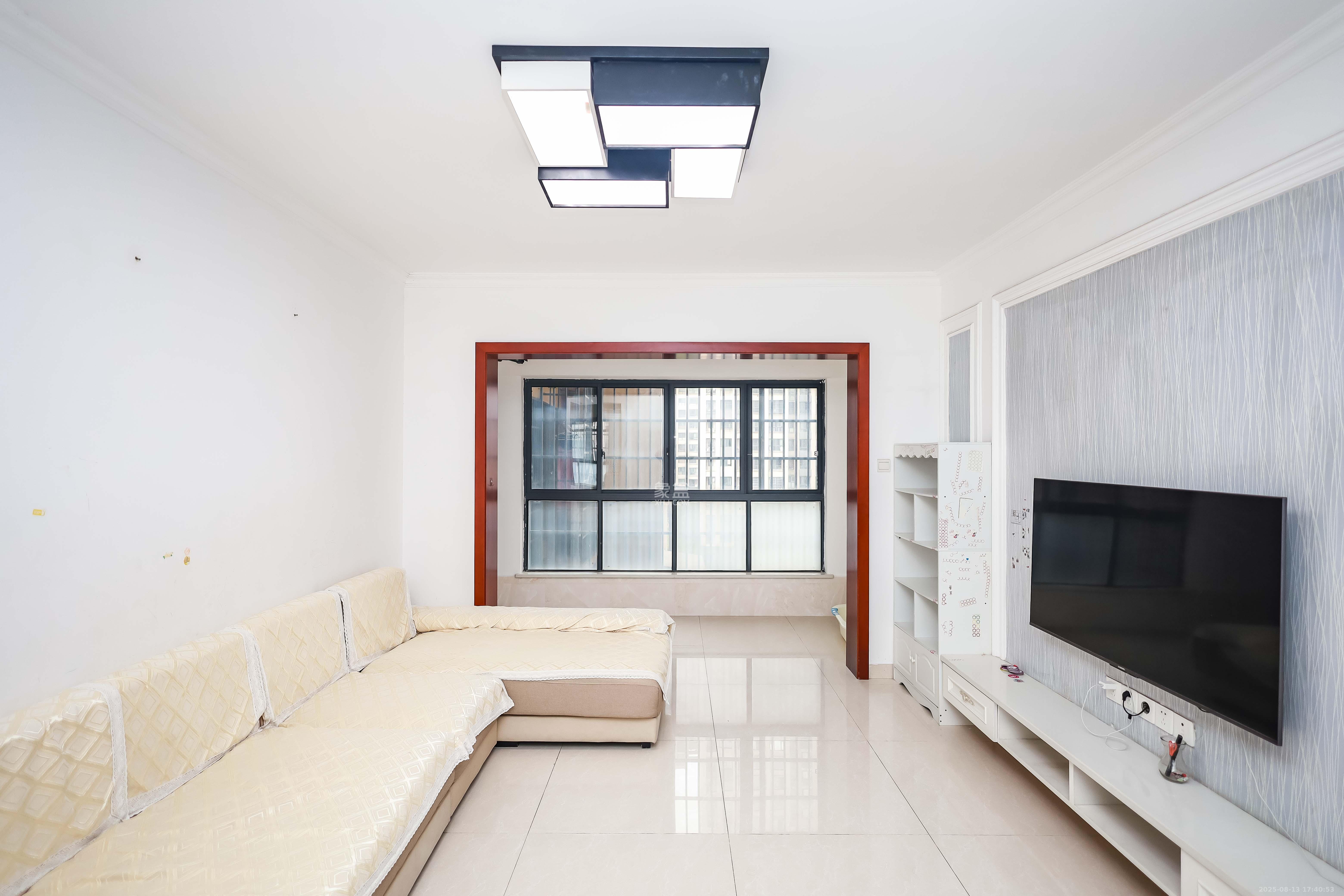 天麓尚层 3室2厅2卫 80.0万 天麓尚层 3室2厅2卫 80.0万客厅