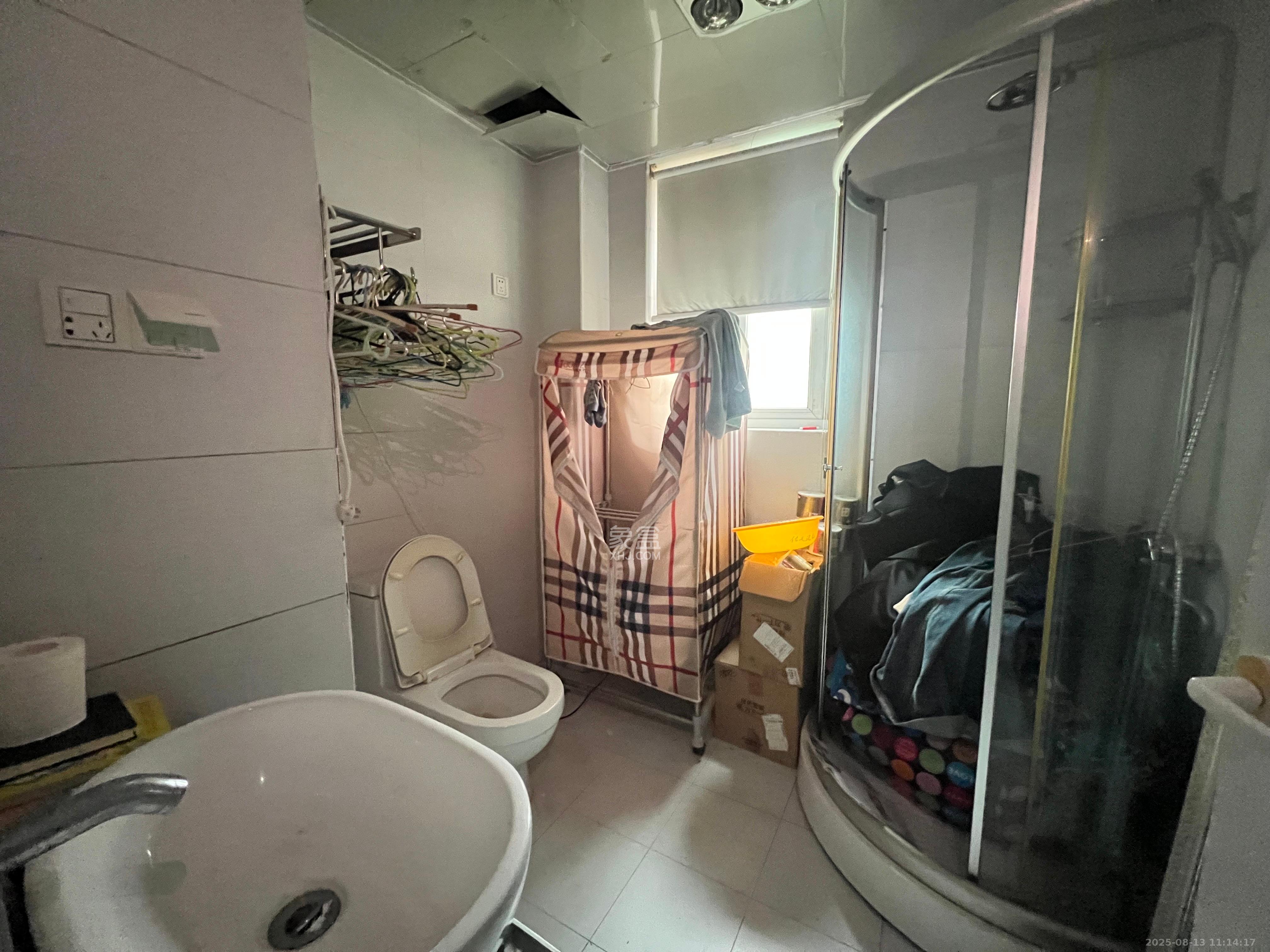 嘉盛华庭(一期、二期、三期) 3室2厅1卫 2800.0元/月 嘉盛华庭(一期、二期、三期) 3室2厅1卫 2800.0元/月室内图