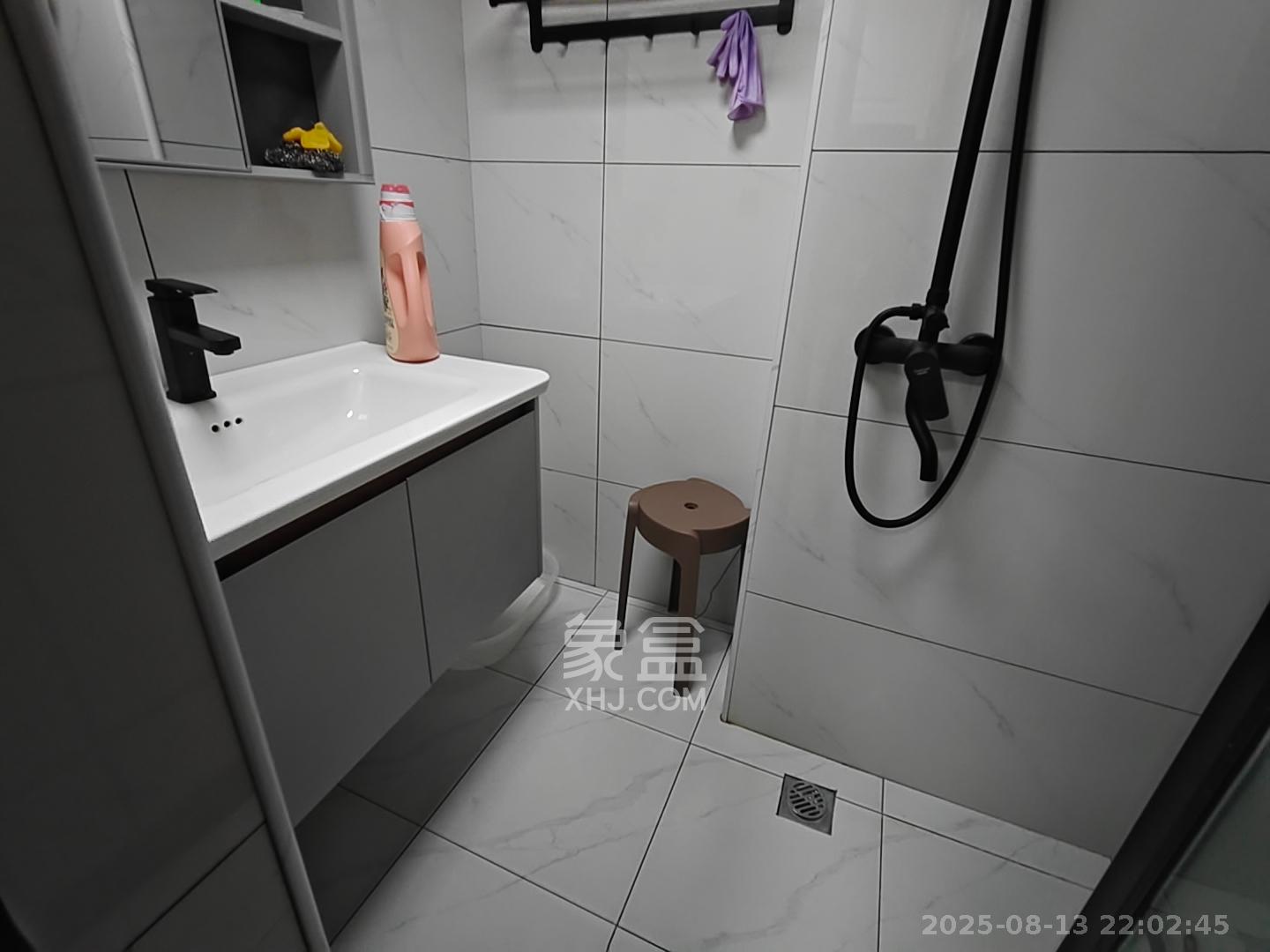 福晟翡翠湾 2室1厅1卫 2400.0元/月 福晟翡翠湾 2室1厅1卫 2400.0元/月室内图