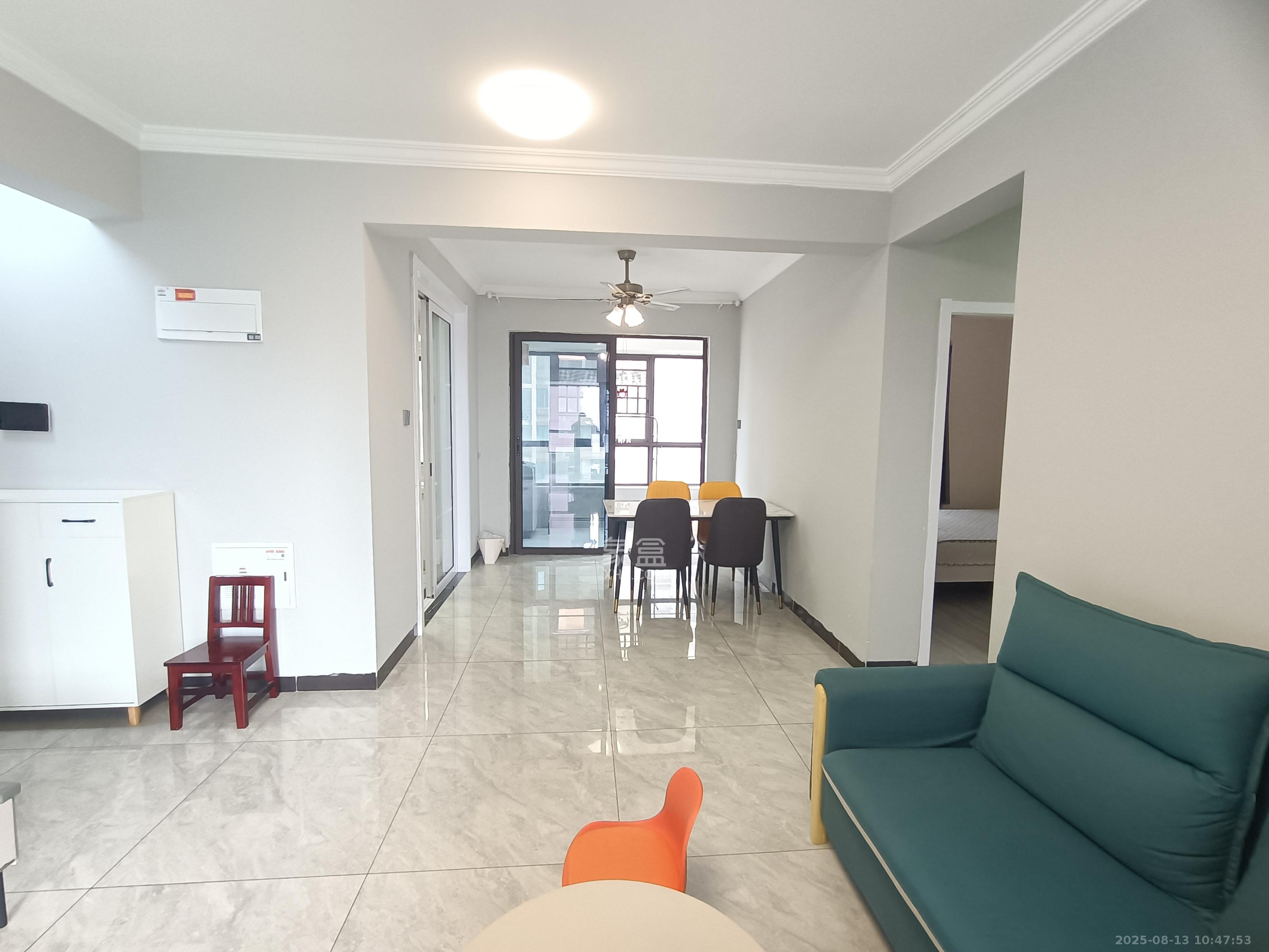 山语城三期  3室2厅2卫    2300.0元/月室内图