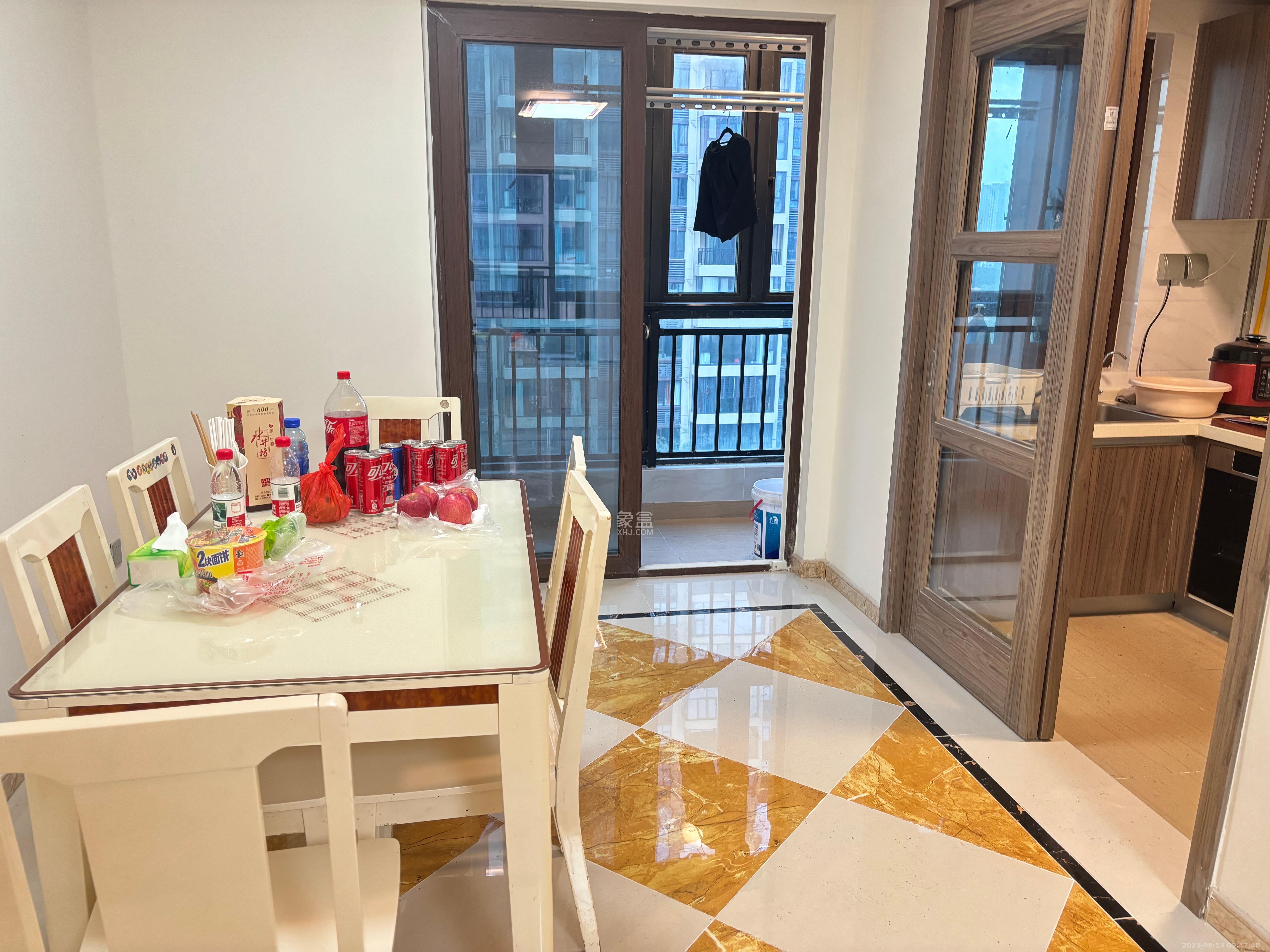 碧桂园高尔夫花园  4室2厅2卫    2600.0元/月 碧桂园高尔夫花园  4室2厅2卫    2600.0元/月室内图