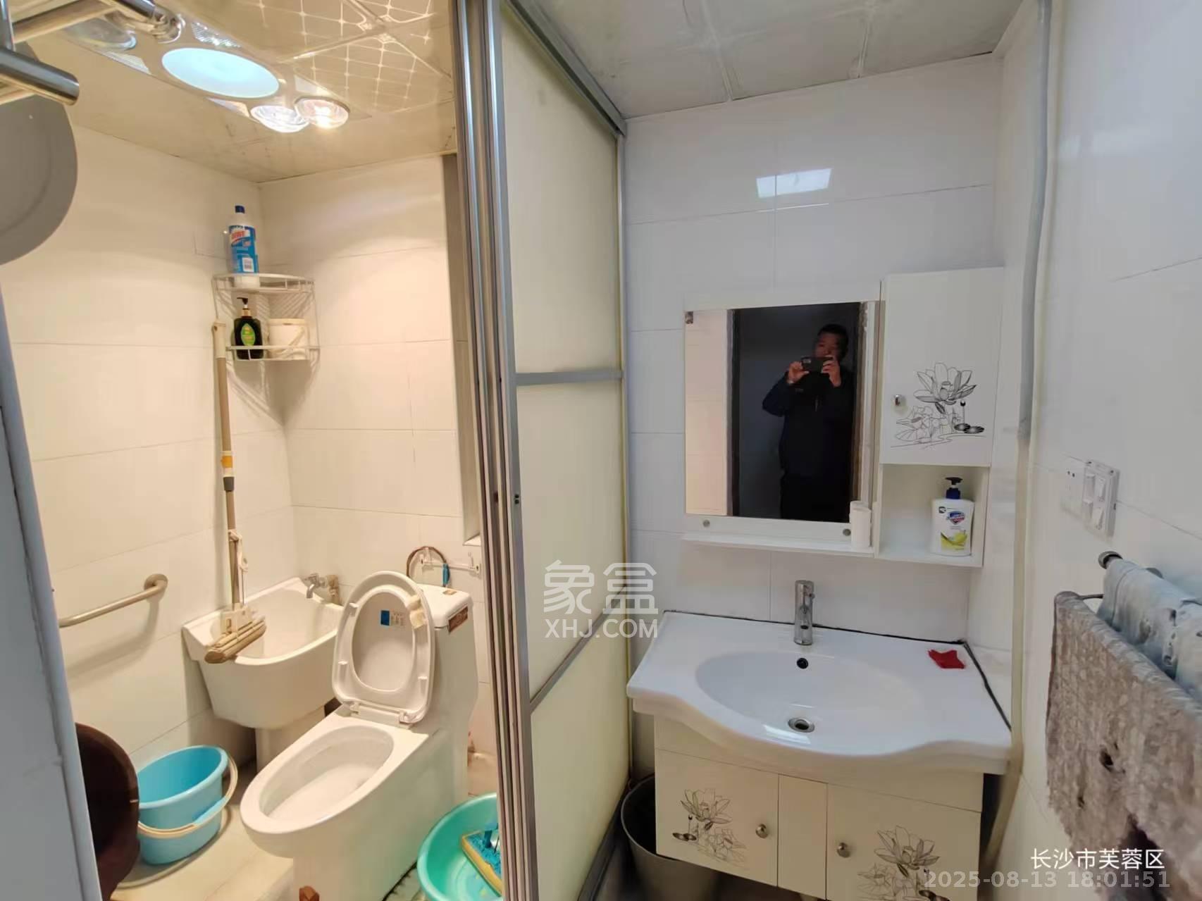 新富城  2室2厅1卫    2700.0元/月 新富城  2室2厅1卫    2700.0元/月室内图