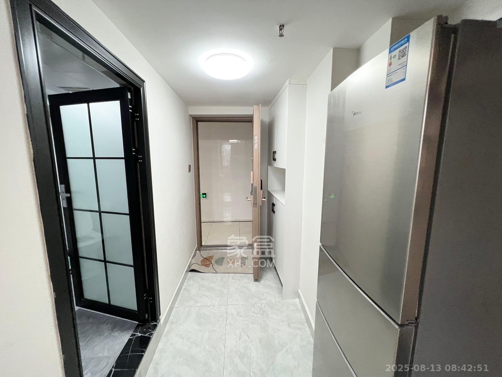 中交广场公寓  1室1厅1卫    2200.0元/月 中交广场公寓  1室1厅1卫    2200.0元/月室内图