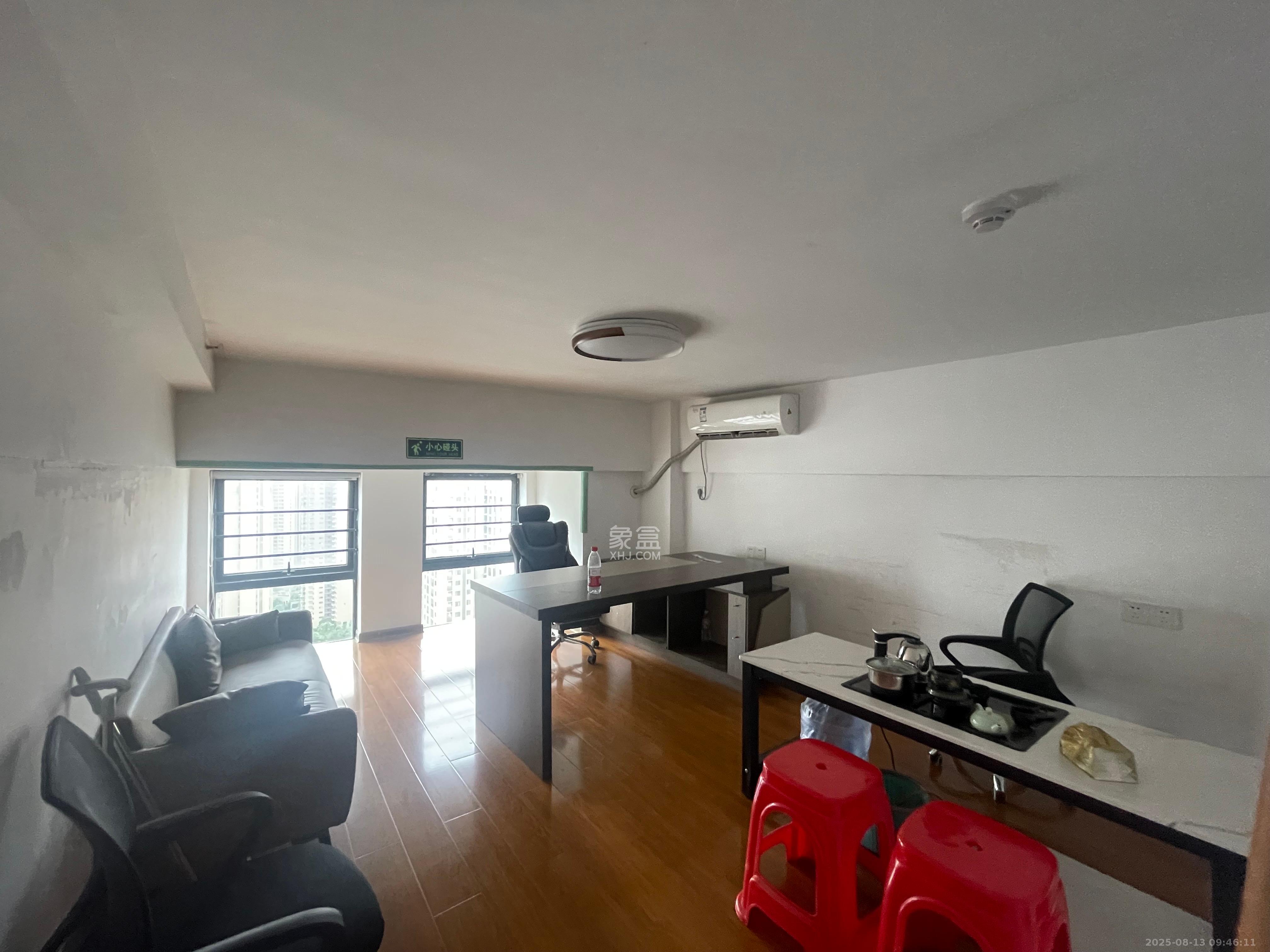 华润置地广场二期 1室1厅1卫 1600.0元/月 华润置地广场二期 1室1厅1卫 1600.0元/月室内图