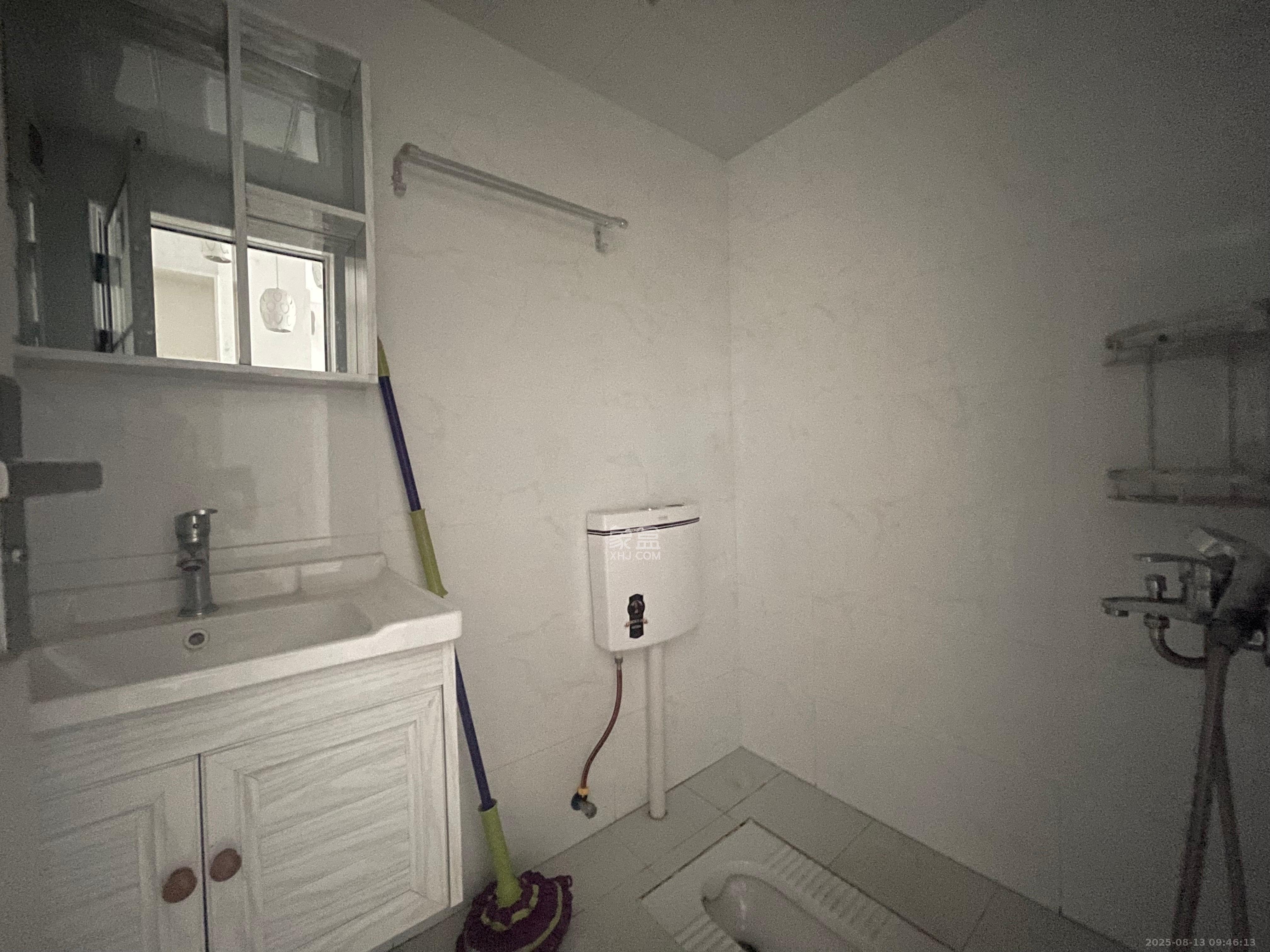 华润置地广场二期 1室1厅1卫 1600.0元/月 华润置地广场二期 1室1厅1卫 1600.0元/月室内图