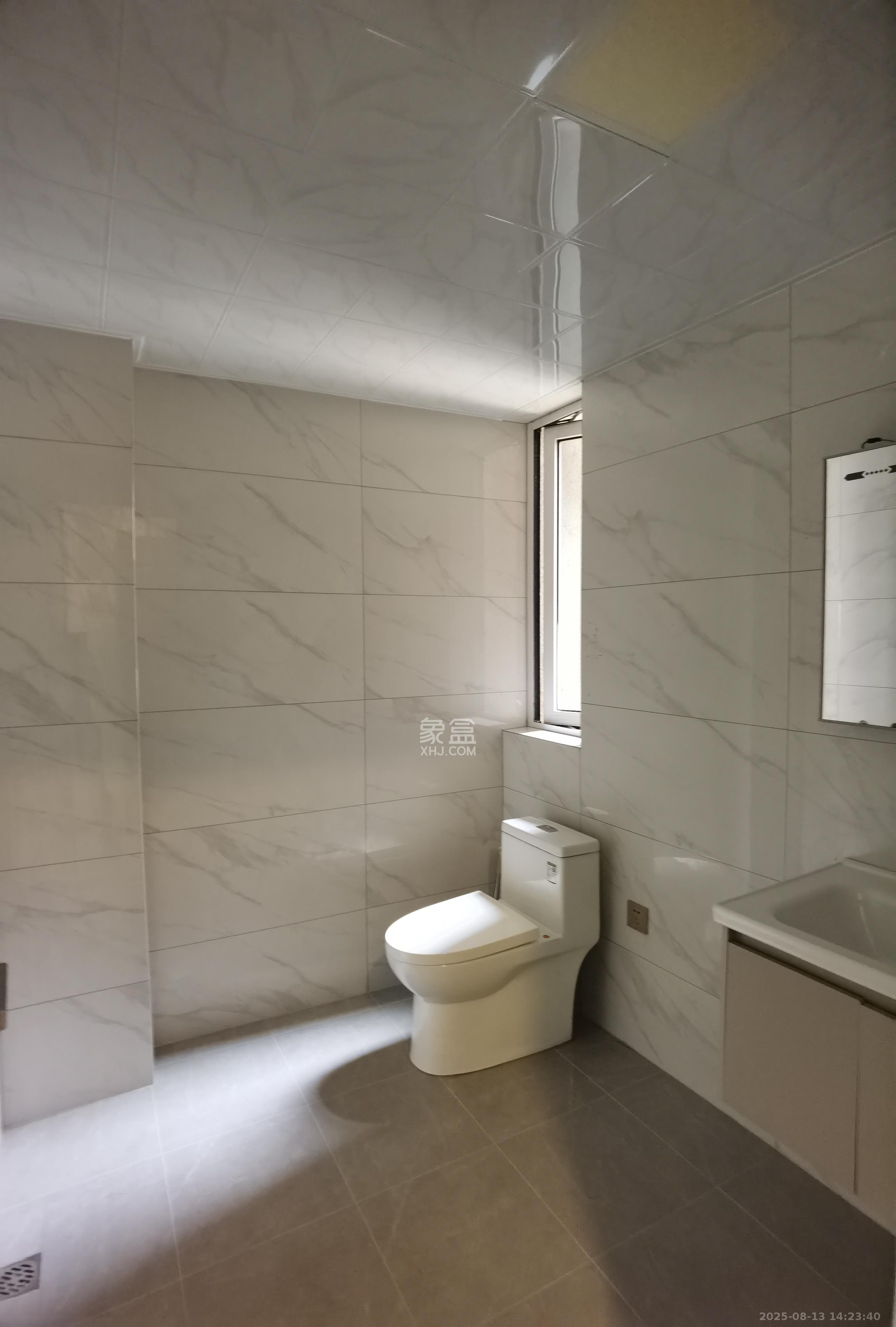 亿达智造小镇望天悦 3室2厅2卫 2300.0元/月 亿达智造小镇望天悦 3室2厅2卫 2300.0元/月室内图