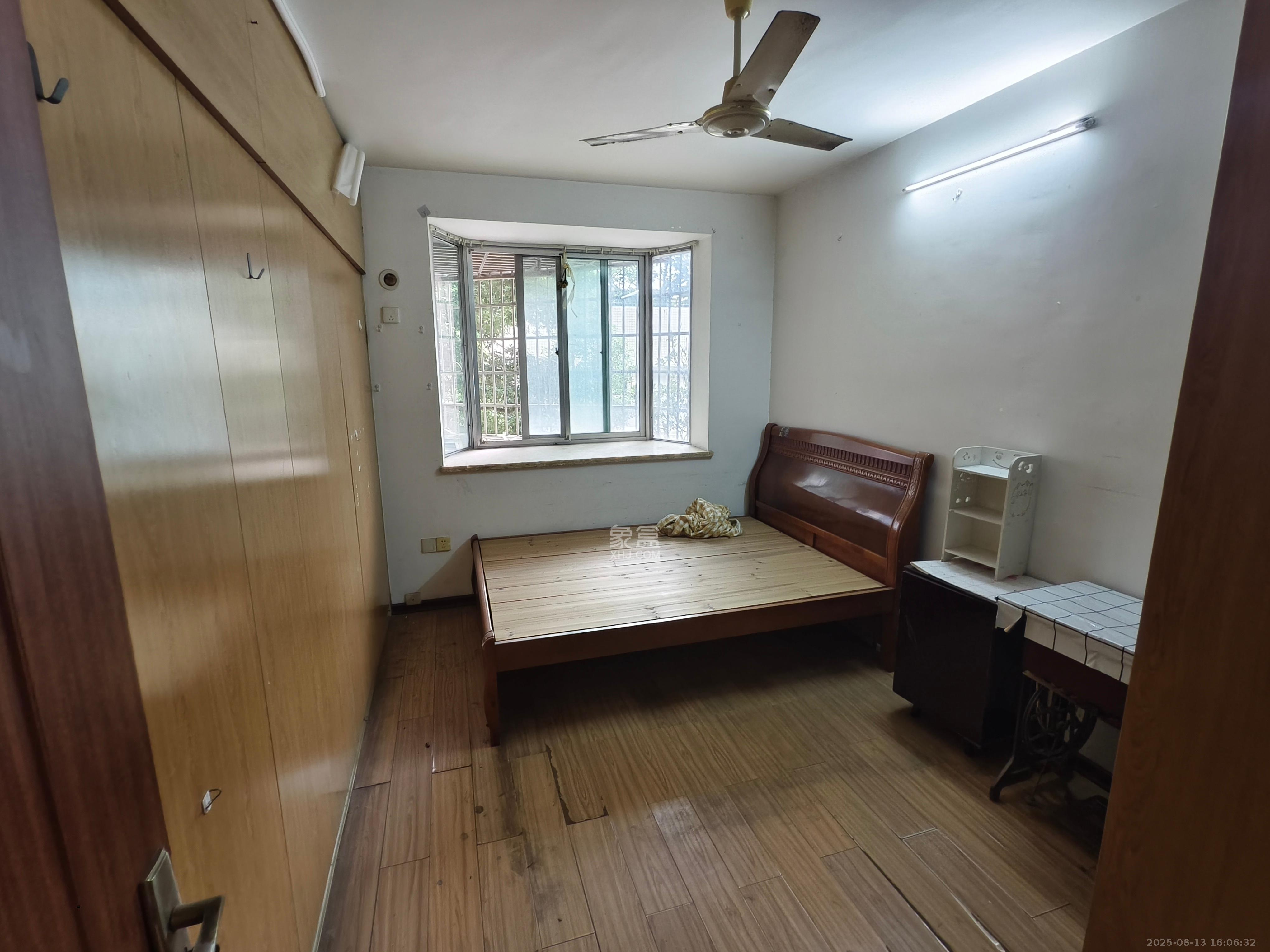水泵厂宿舍  2室1厅1卫   1600.00元/月室内图