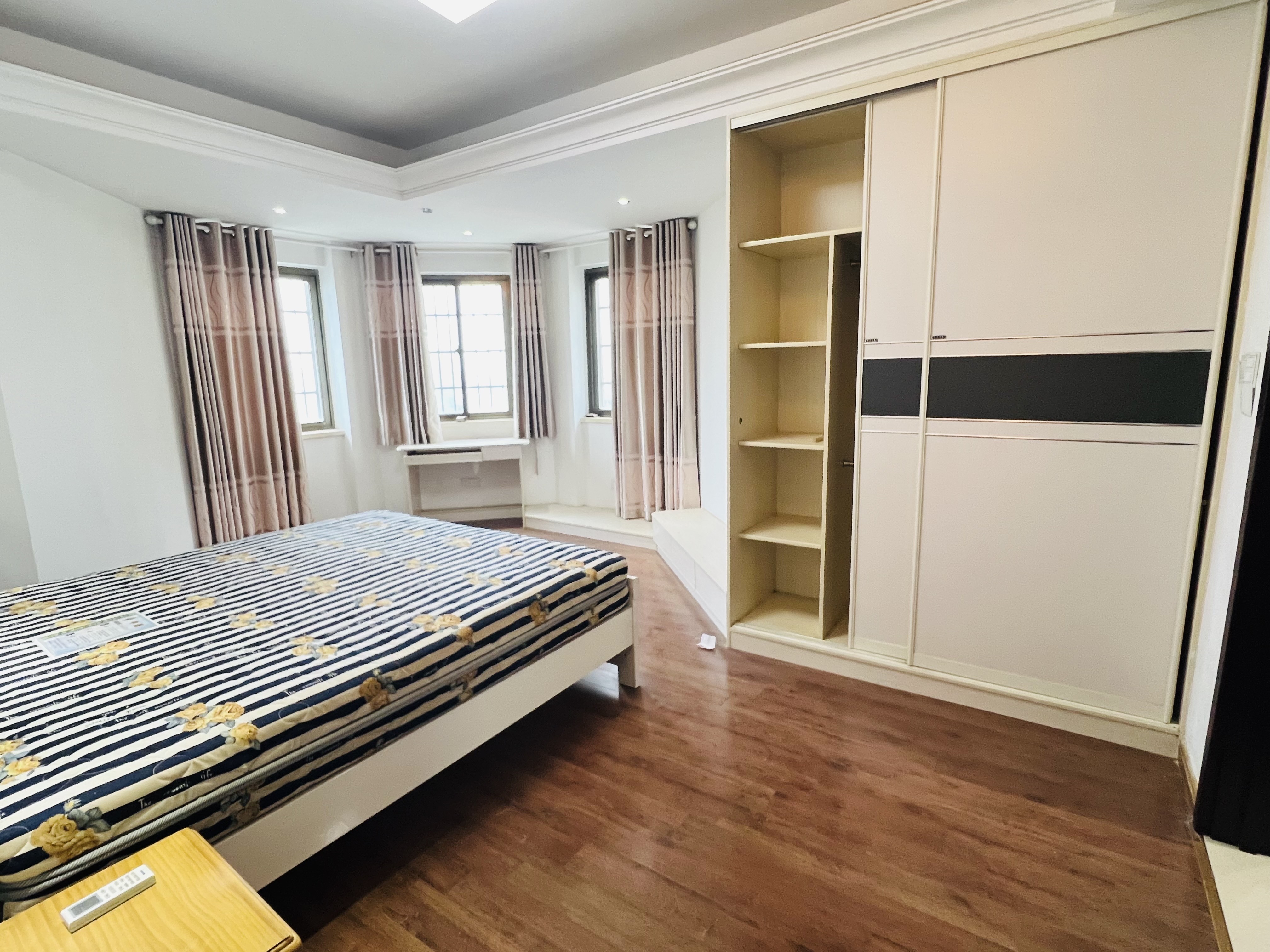 碧桂园 3室2厅2卫 2000.0元/月 碧桂园 3室2厅2卫 2000.0元/月室内图