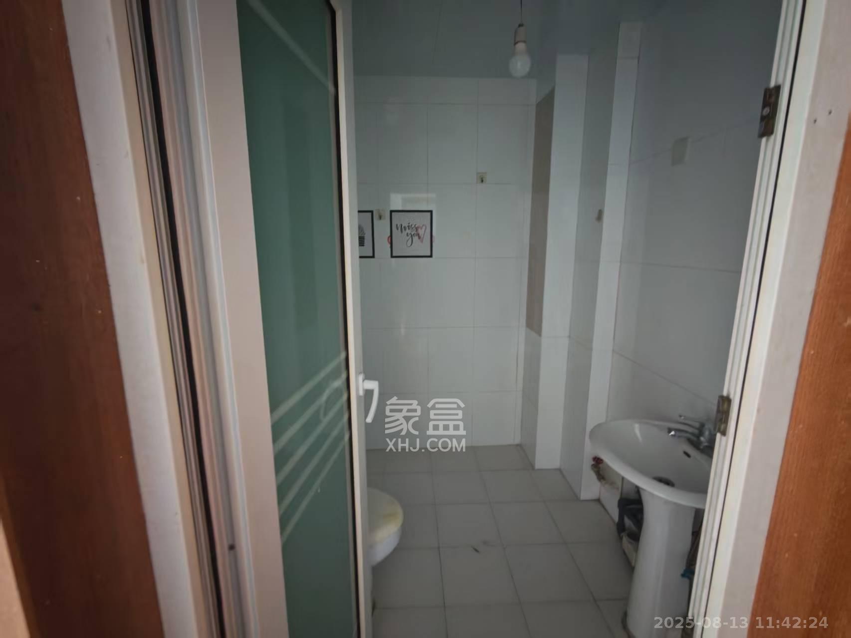 咸嘉新村悦峰园  3室2厅1卫    2400.0元/月室内图