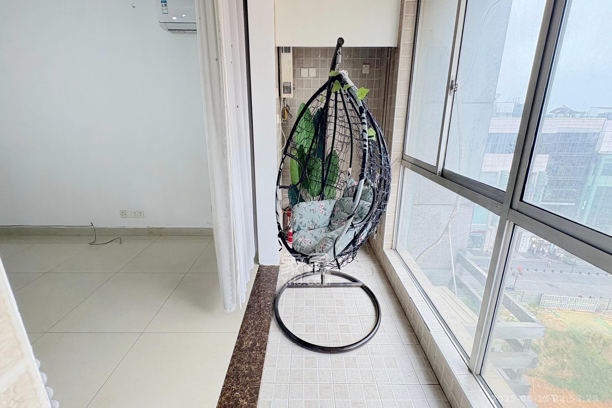 君临国际  1室1厅1卫    44.5万 君临国际  1室1厅1卫    44.5万阳台