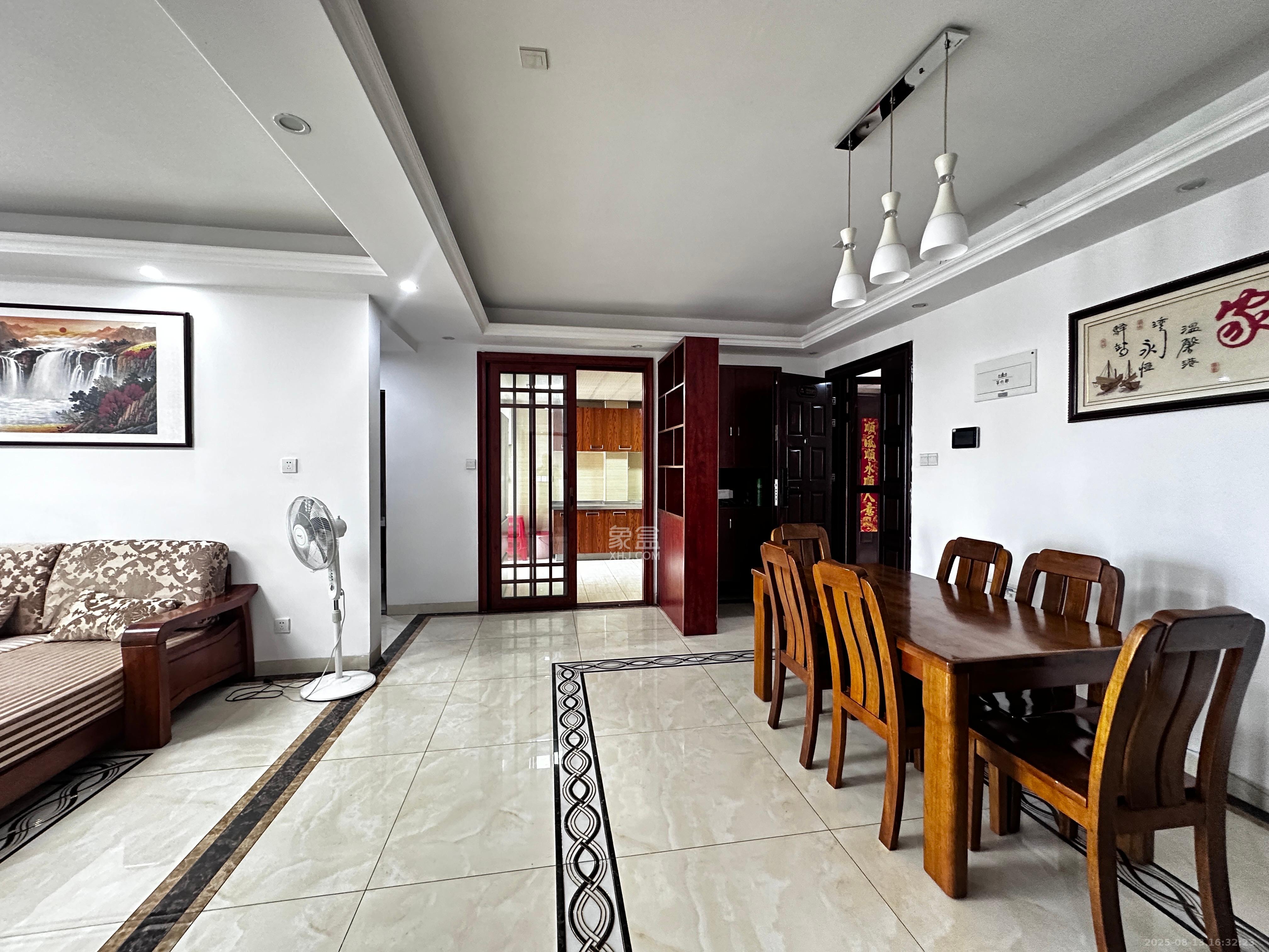 第六都(陆都小区) 1室2厅2卫 4300.0元/月 第六都(陆都小区) 1室2厅2卫 4300.0元/月室内图