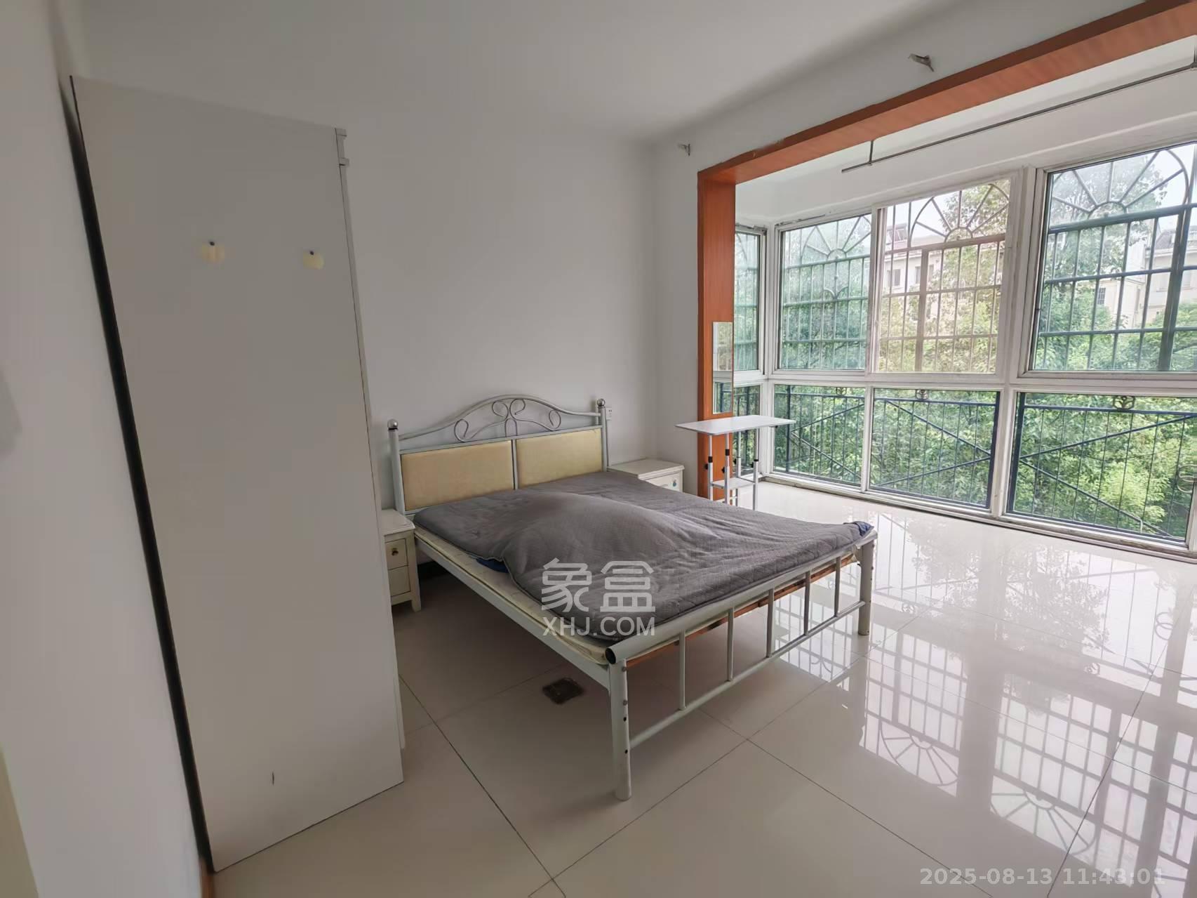 咸嘉新村悦峰园 3室2厅1卫 2400.0元/月 咸嘉新村悦峰园 3室2厅1卫 2400.0元/月室内图