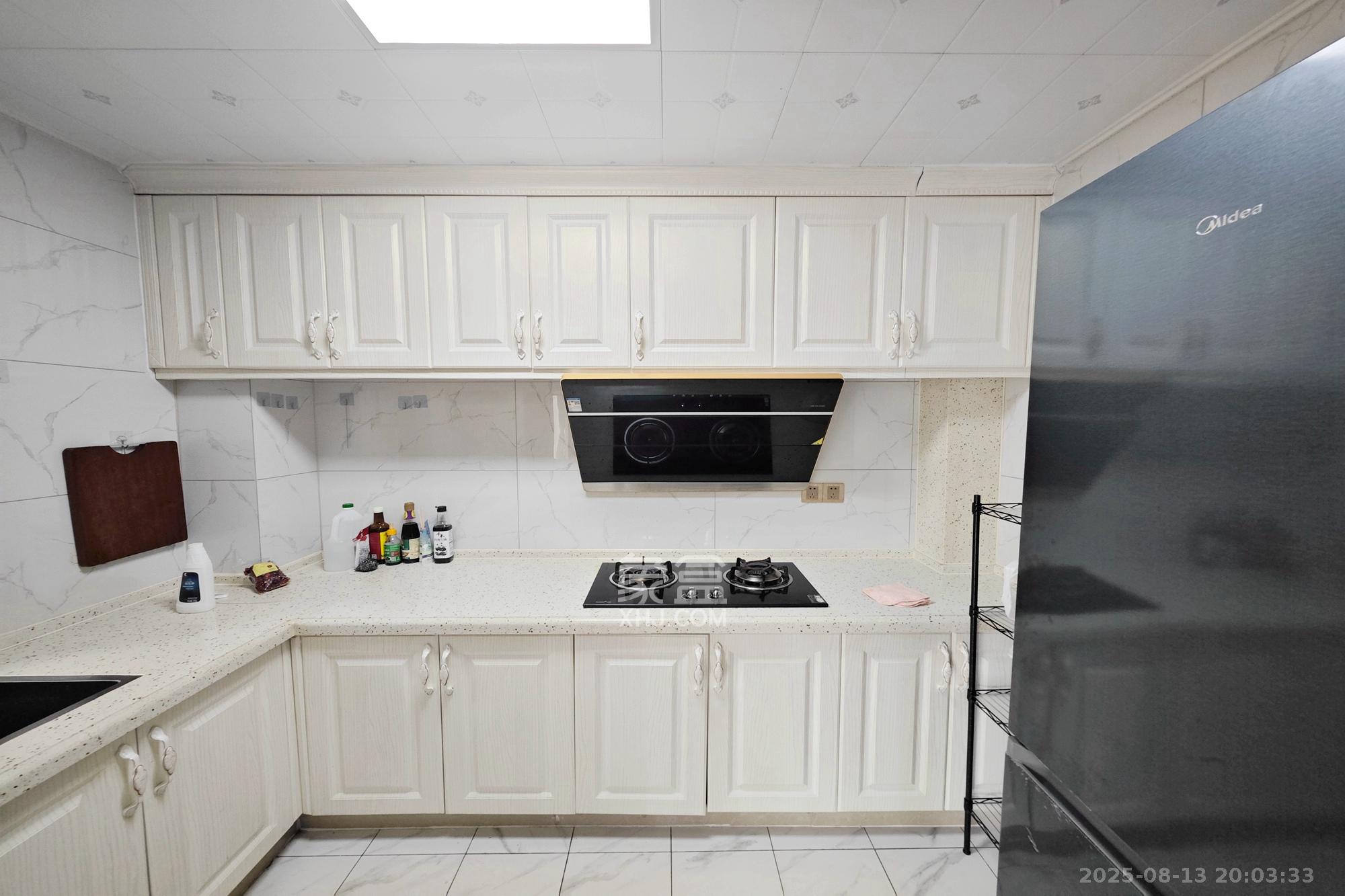 建发中央悦府  4室2厅2卫    188.0万 建发中央悦府  4室2厅2卫    188.0万厨房