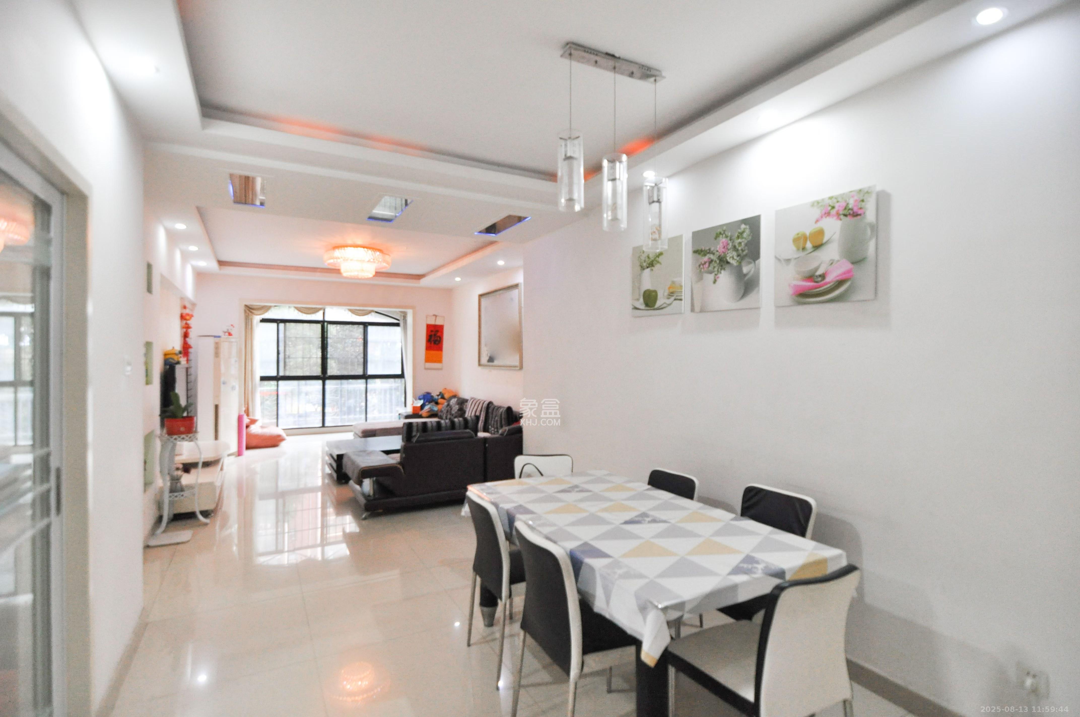 沁园春御院  3室2厅2卫    2800.0元/月 沁园春御院  3室2厅2卫    2800.0元/月室内图