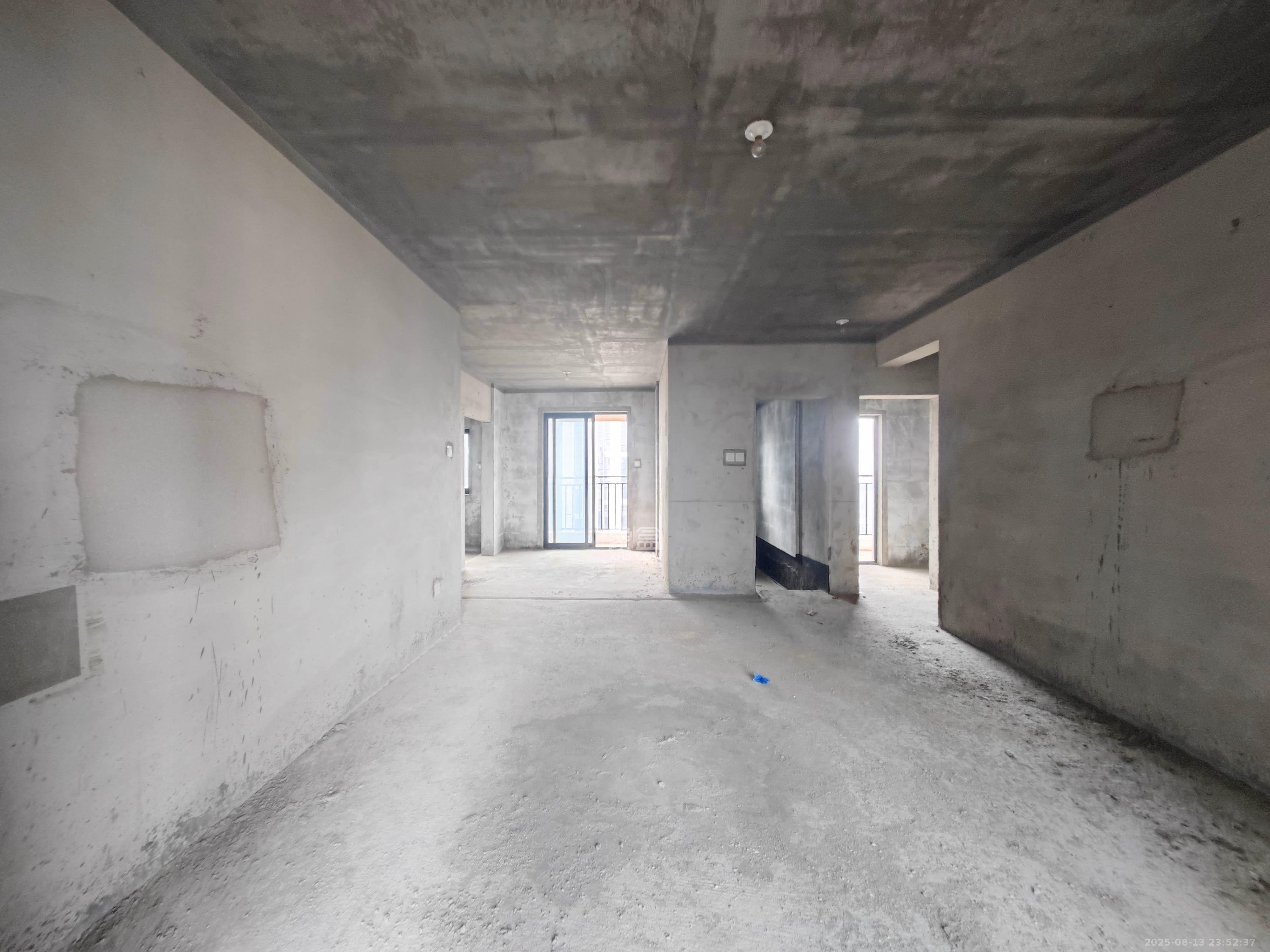 中建嘉和城 3室2厅2卫 85.0万 中建嘉和城 3室2厅2卫 85.0万客厅