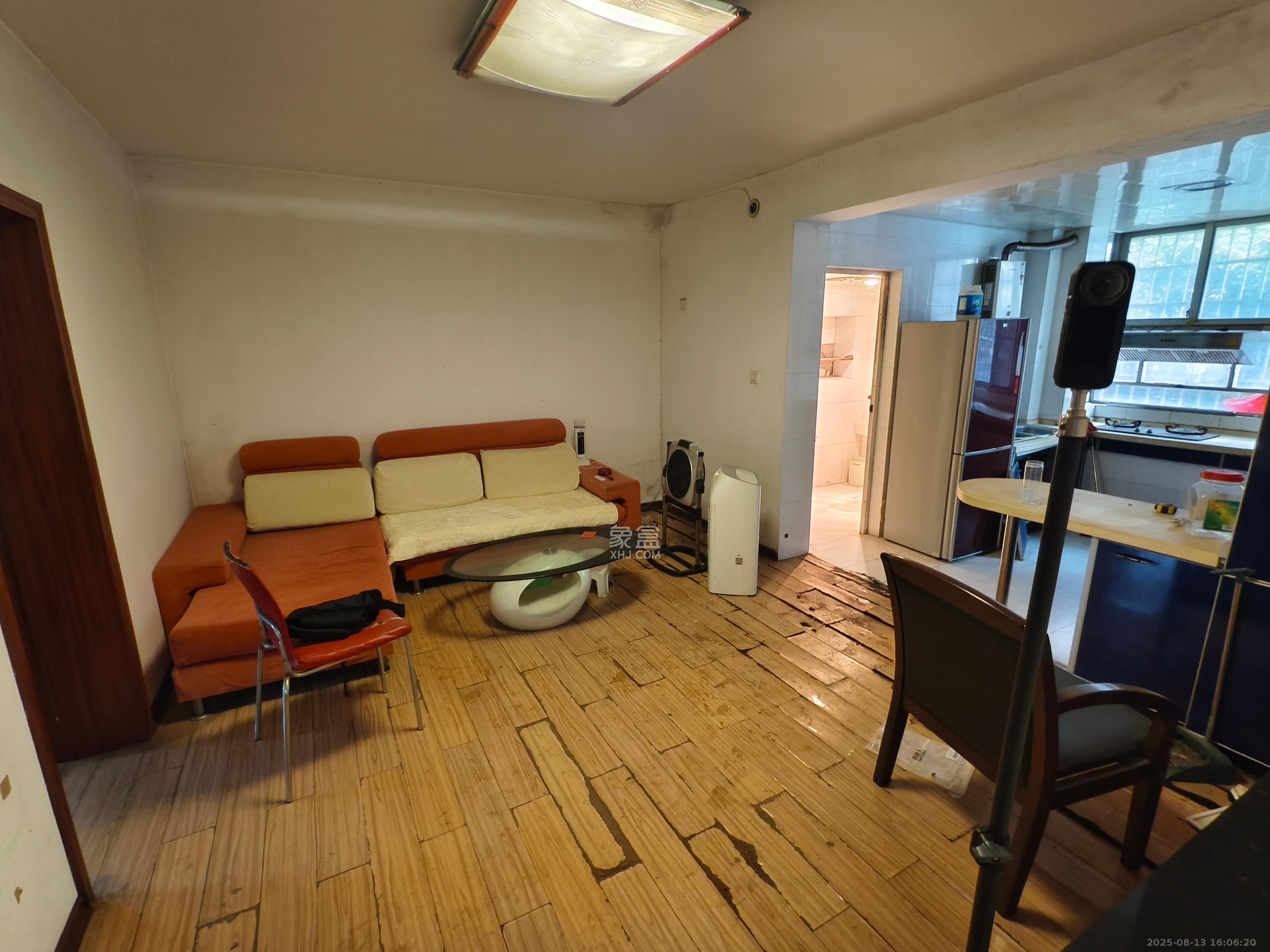 水泵厂宿舍  2室1厅1卫    1600.0元/月 水泵厂宿舍  2室1厅1卫    1600.0元/月