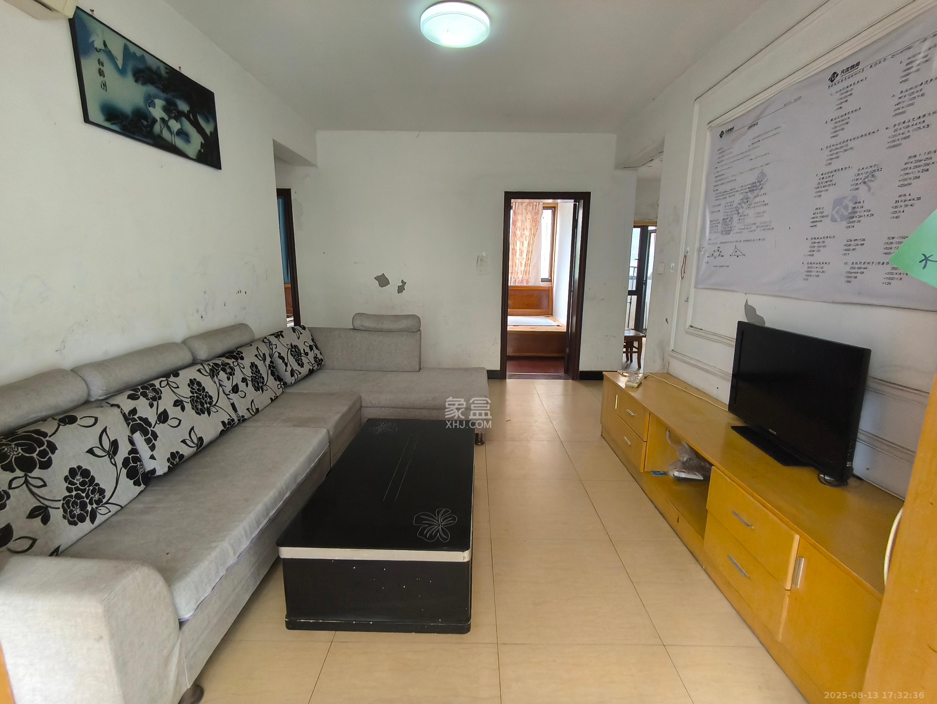 中国铁建国际城一期 3室2厅1卫 1350.0元/月 中国铁建国际城一期 3室2厅1卫 1350.0元/月室内图