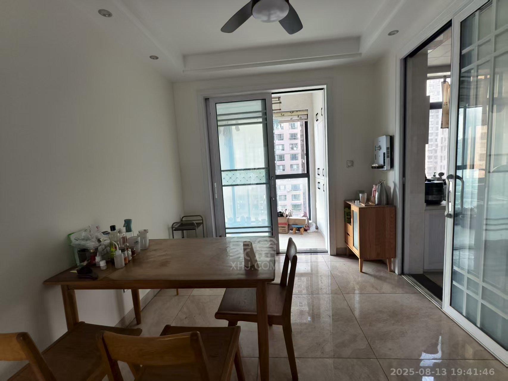 湘银星城 3室1厅2卫 2400.0元/月 湘银星城 3室1厅2卫 2400.0元/月室内图