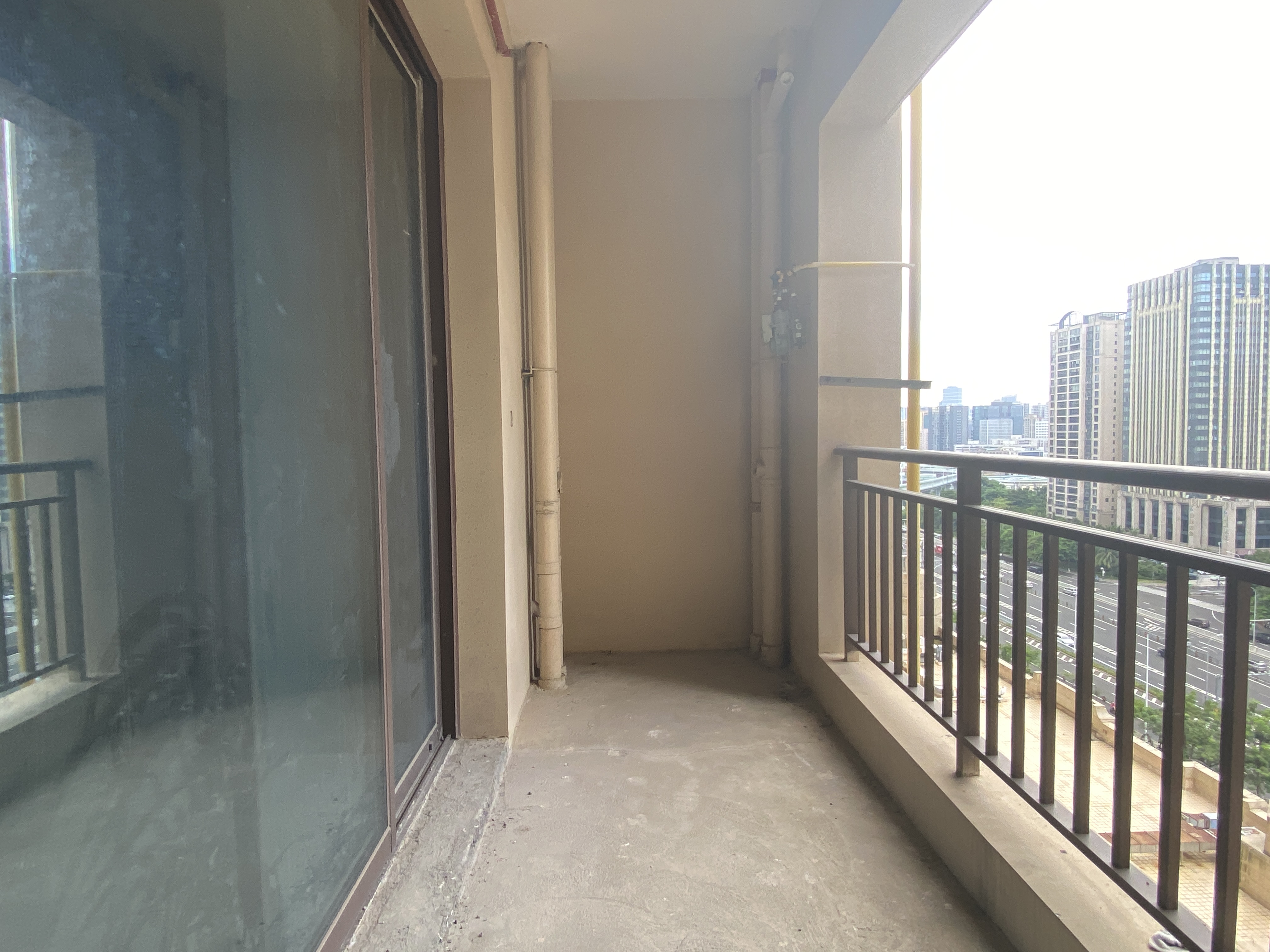 海航豪庭南苑 4室2厅3卫 490.0万 海航豪庭南苑 4室2厅3卫 490.0万客厅