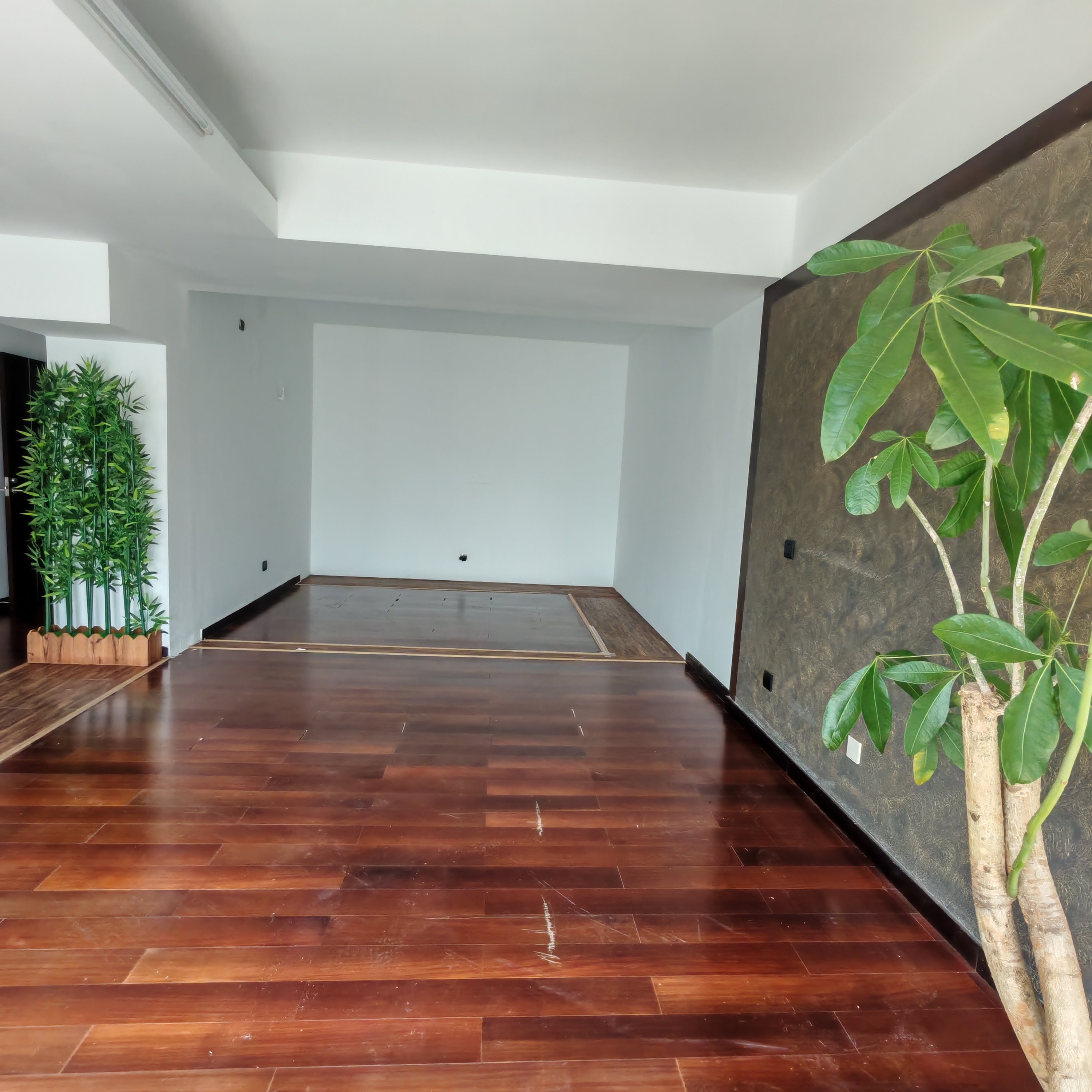 世贸雅苑 5室2厅3卫 5500.0元/月 世贸雅苑 5室2厅3卫 5500.0元/月室内图