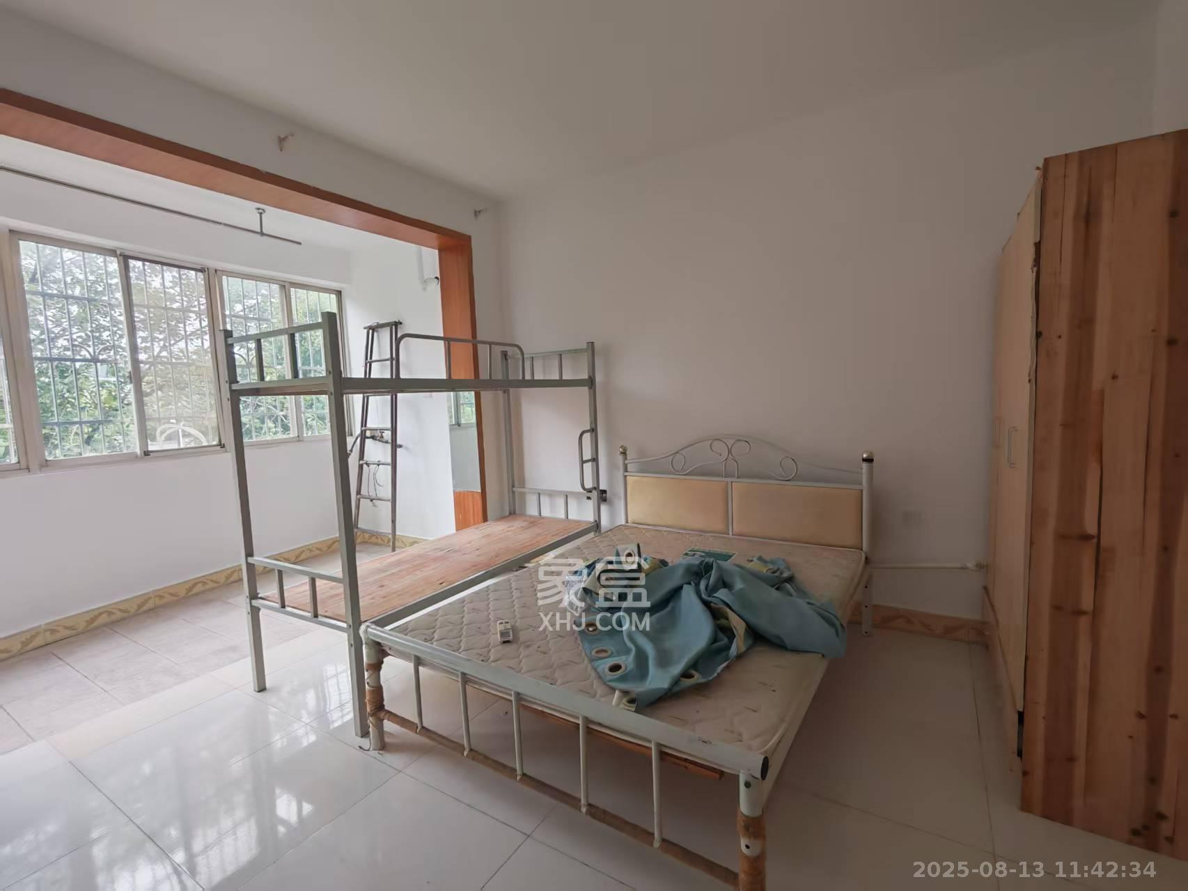 咸嘉新村悦峰园  3室2厅1卫    2400.0元/月室内图