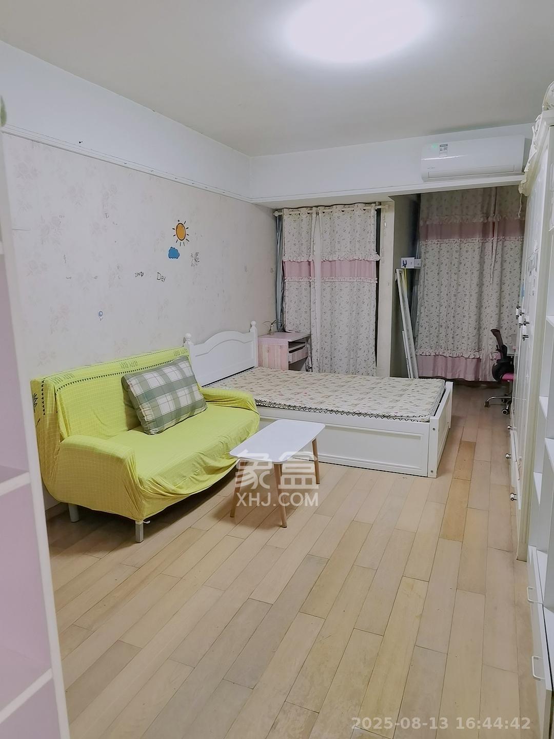 万科金色家园  1室0厅0卫    1300.0元/月 万科金色家园  1室0厅0卫    1300.0元/月室内图