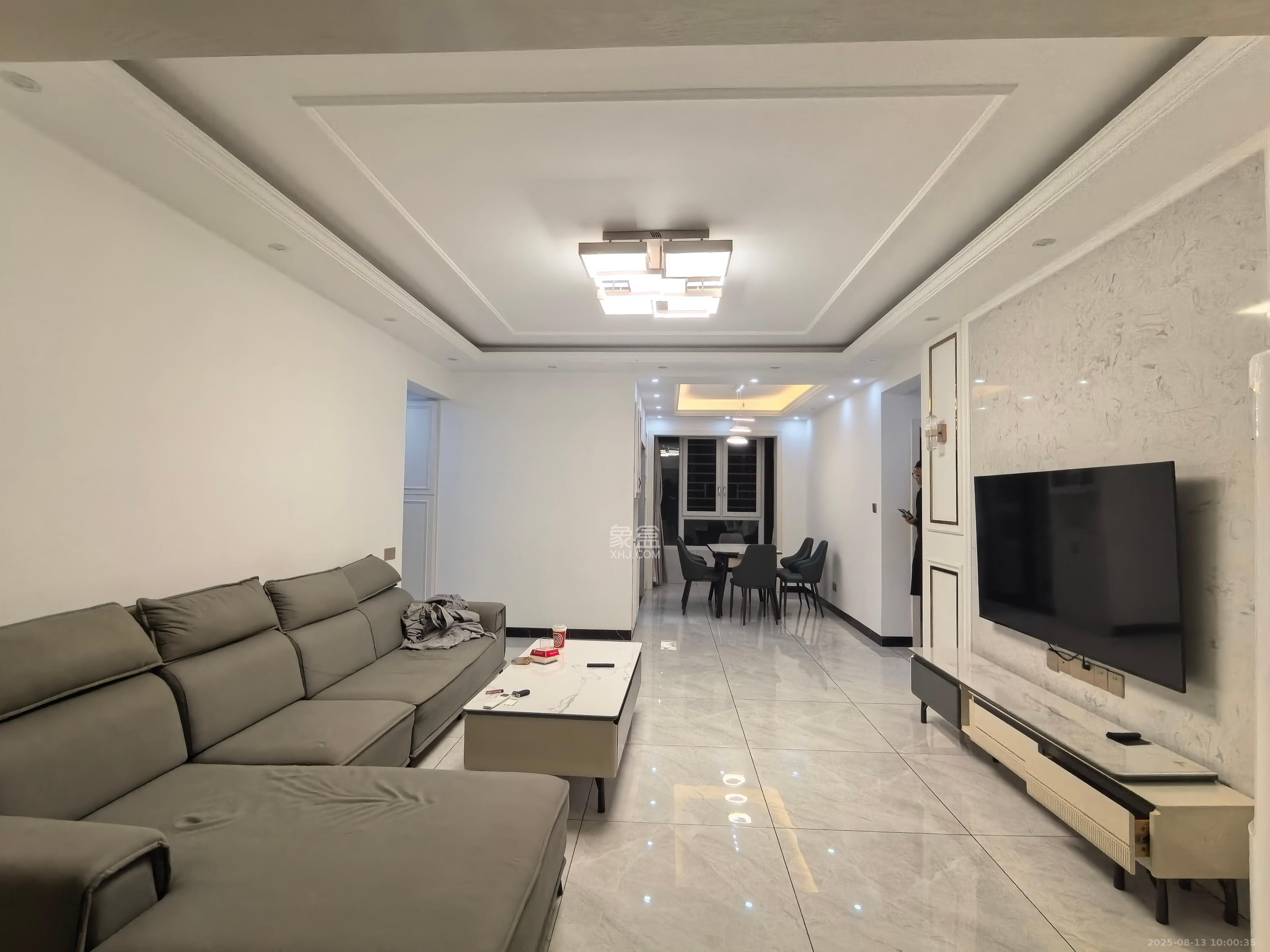 钱隆世家  4室2厅2卫    2900.0元/月 钱隆世家  4室2厅2卫    2900.0元/月