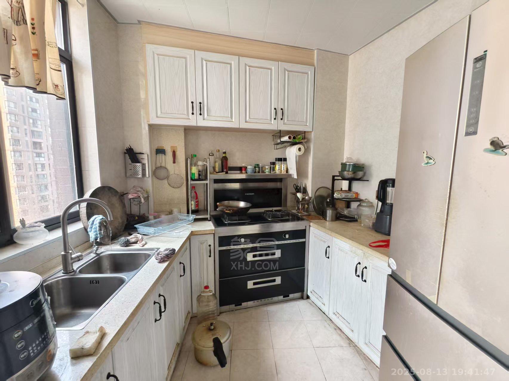 湘银星城 3室1厅2卫 2400.0元/月 湘银星城 3室1厅2卫 2400.0元/月室内图