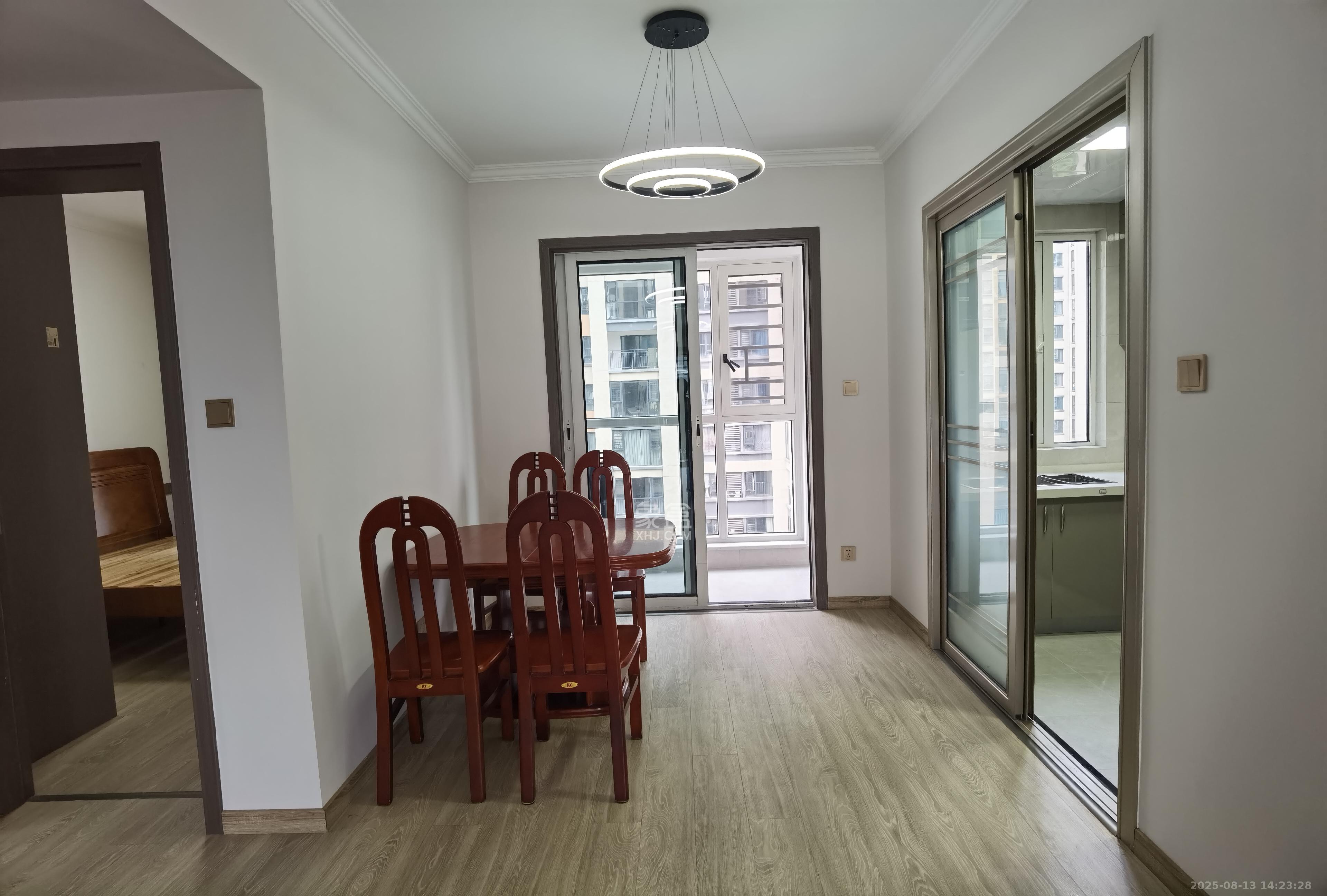 亿达智造小镇望天悦 3室2厅2卫 2300.0元/月 亿达智造小镇望天悦 3室2厅2卫 2300.0元/月室内图