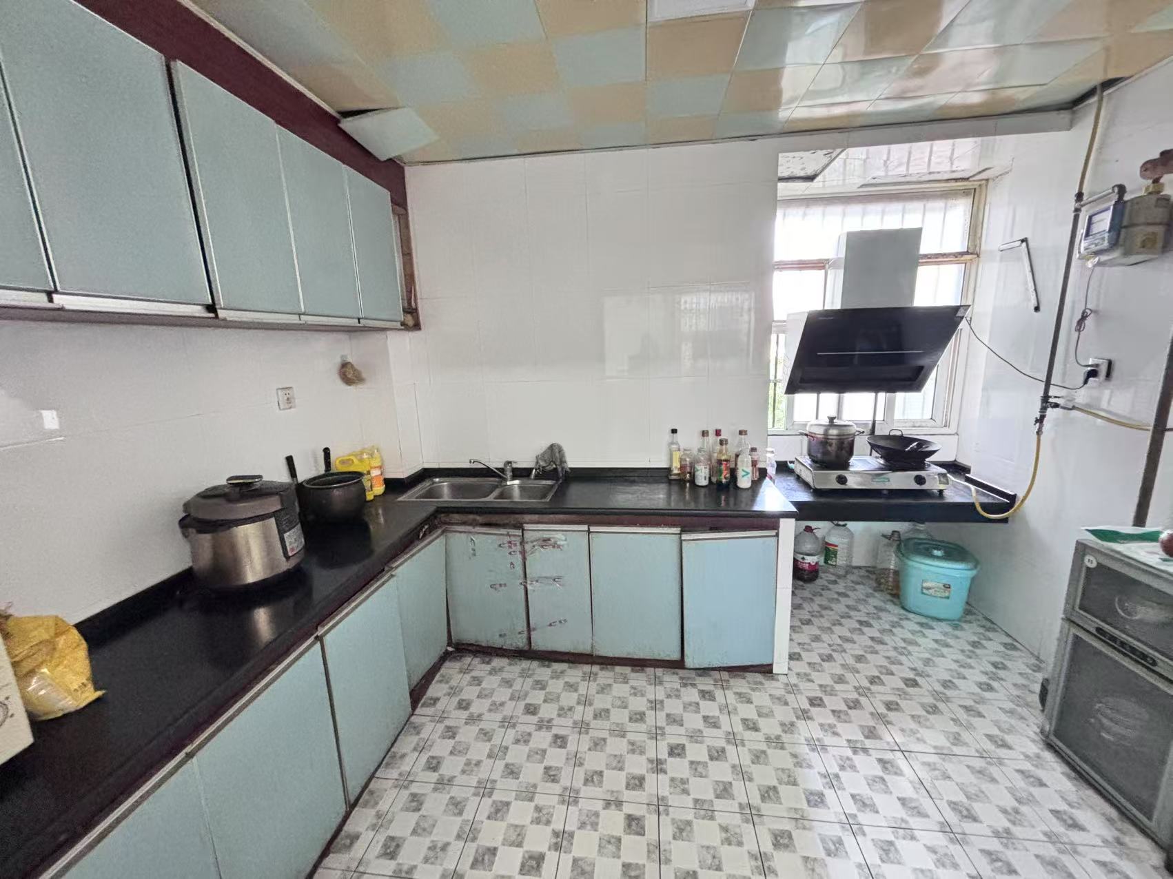 康和山庄 5室2厅2卫 45.0万 康和山庄 5室2厅2卫 45.0万室内图