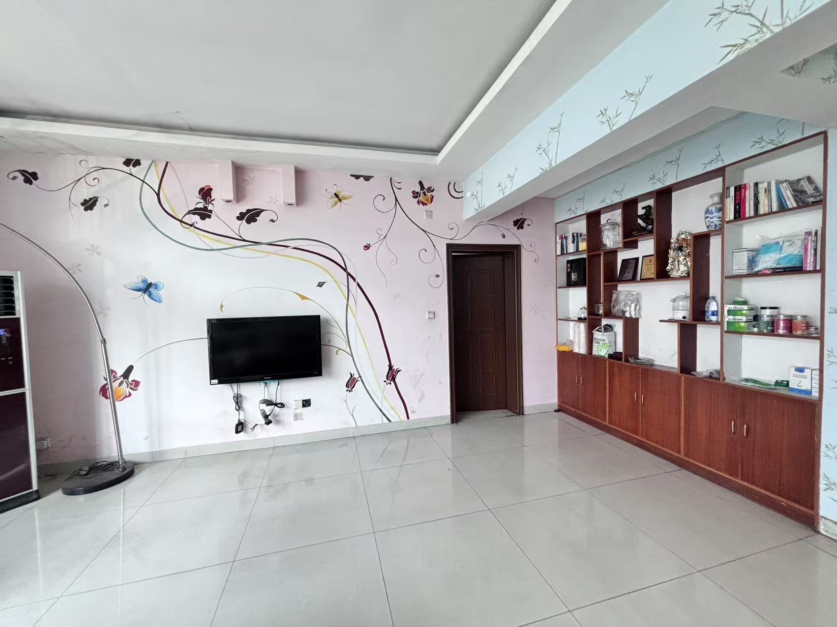 康和山庄 5室2厅2卫 45.0万 康和山庄 5室2厅2卫 45.0万室内图