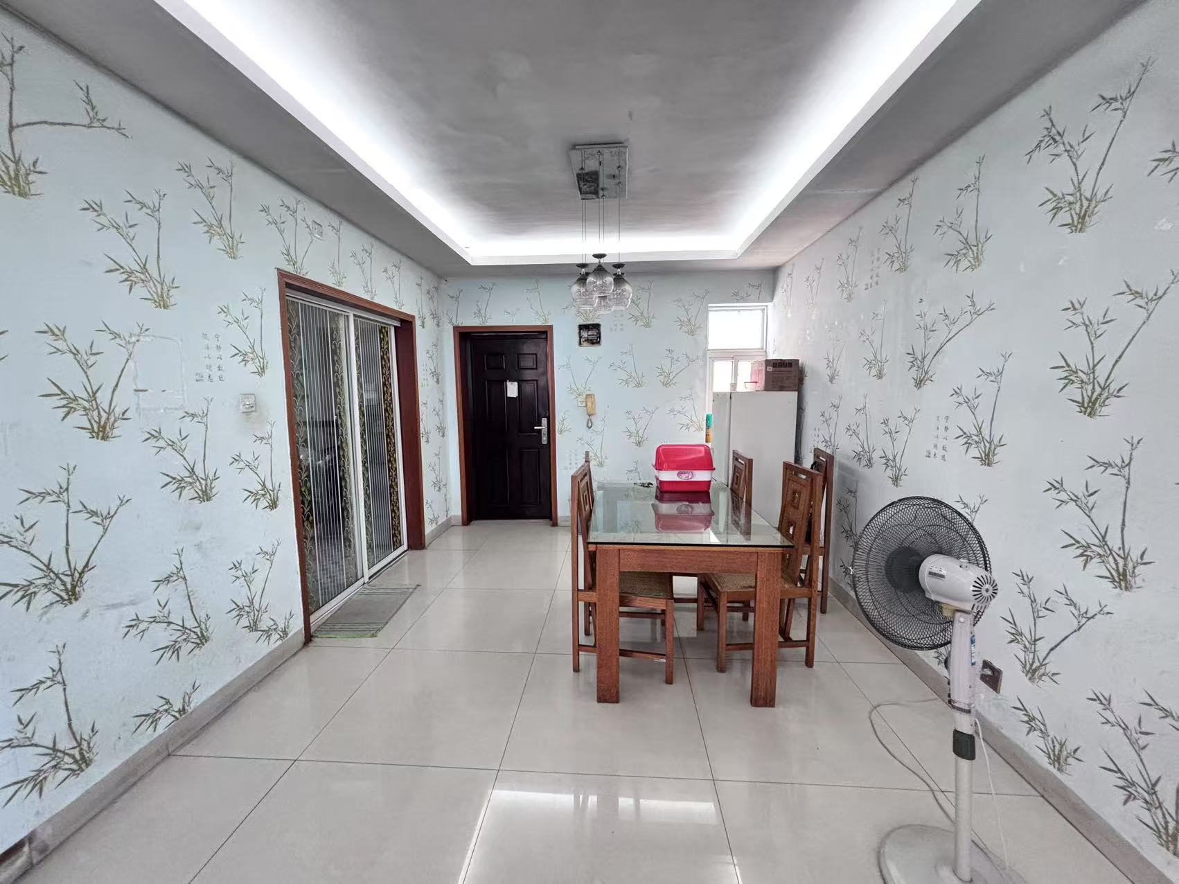 康和山庄 5室2厅2卫 45.0万 康和山庄 5室2厅2卫 45.0万室内图