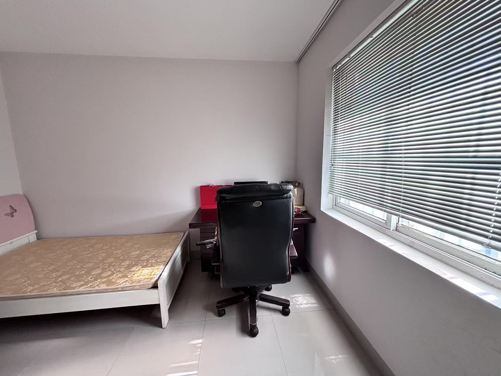 康和山庄 5室2厅2卫 45.0万 康和山庄 5室2厅2卫 45.0万室内图