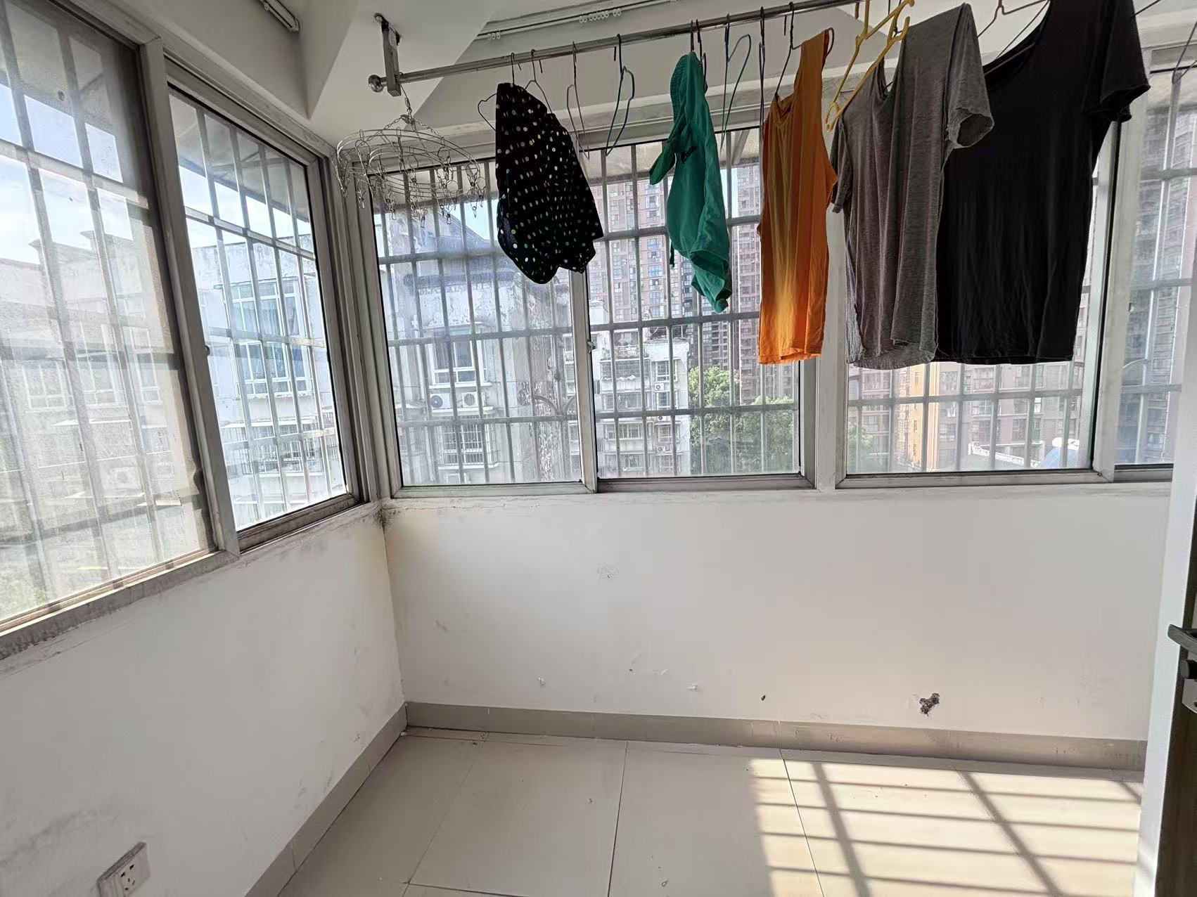 康和山庄 5室2厅2卫 45.0万 康和山庄 5室2厅2卫 45.0万室内图