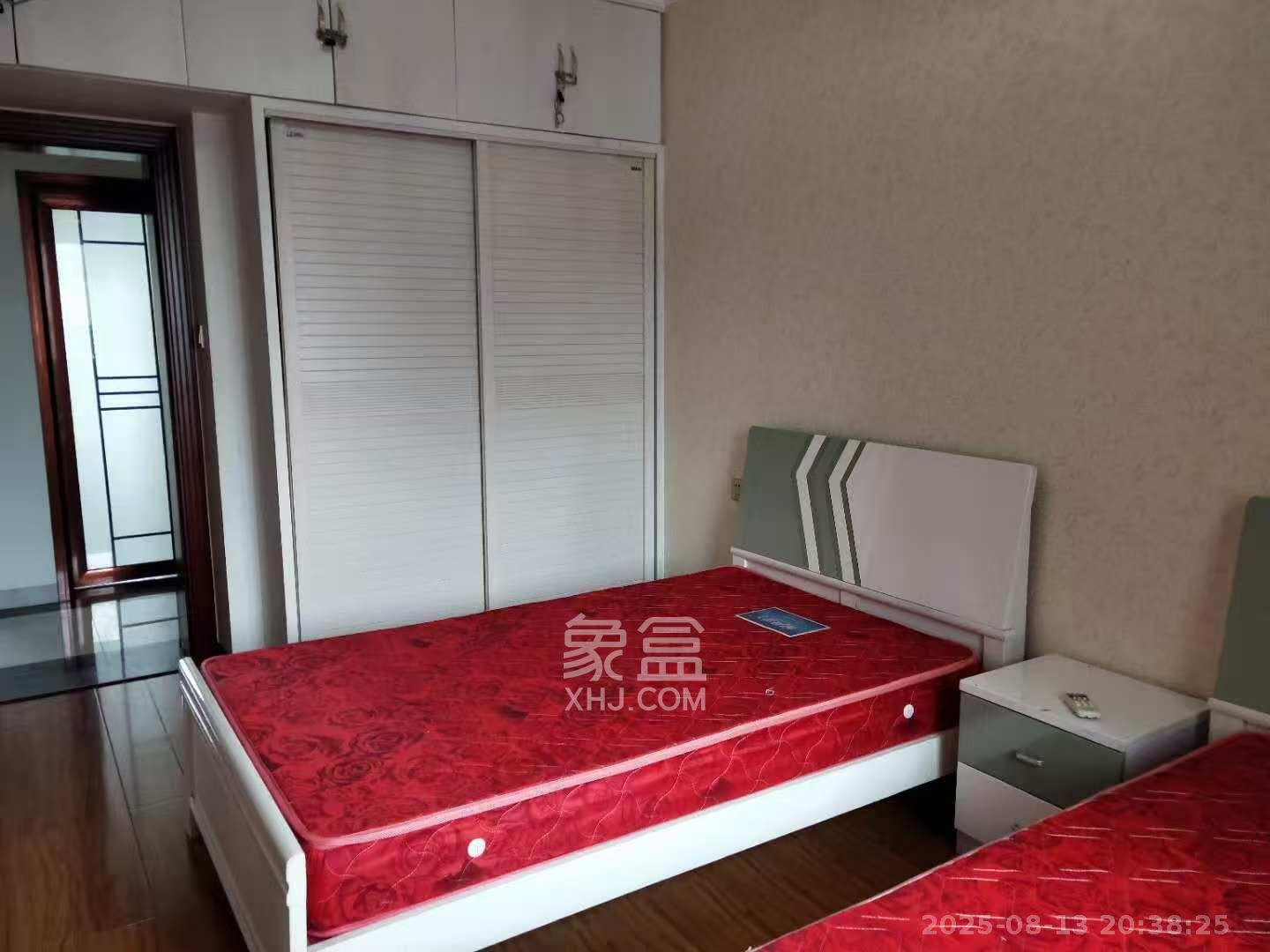嘉宇盛世华章  3室2厅2卫   3800.00元/月室内图