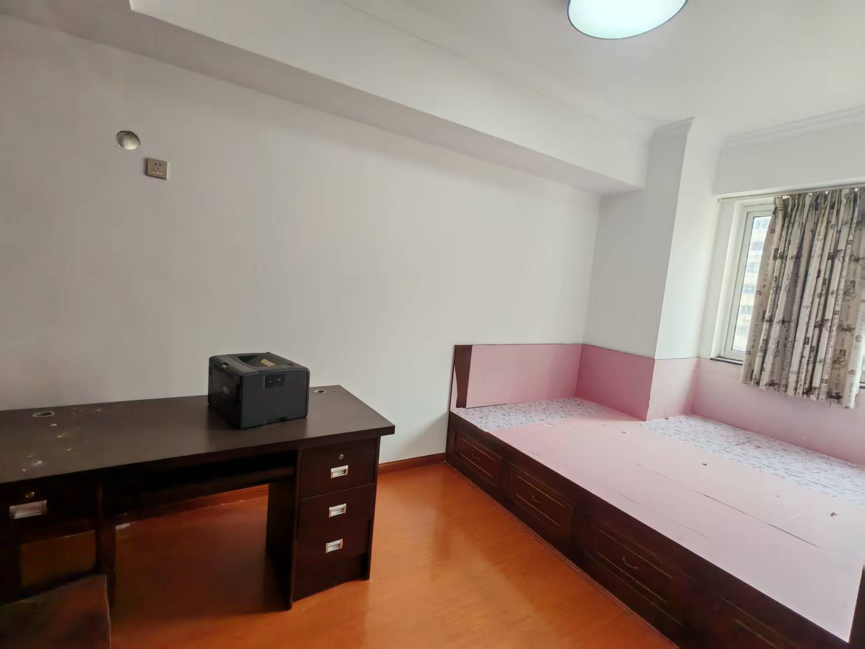 世贸中心  3室2厅1卫    2500.0元/月 世贸中心  3室2厅1卫    2500.0元/月室内图