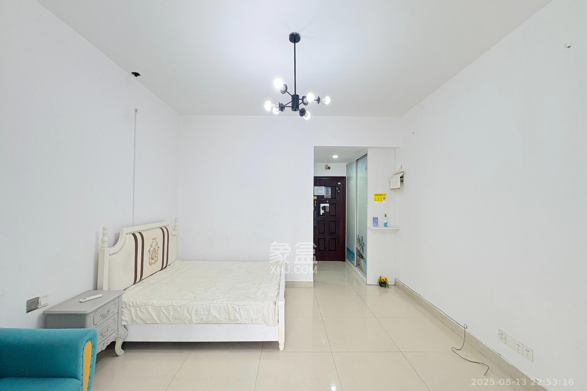 君临国际  1室1厅1卫    44.5万 君临国际  1室1厅1卫    44.5万客厅