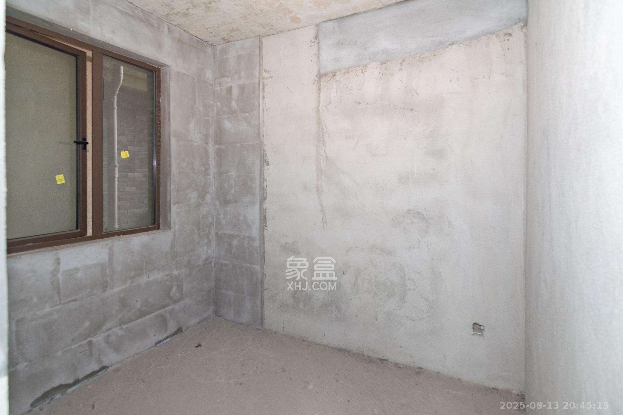 大汉汉园  5室2厅2卫    99.8万卧室