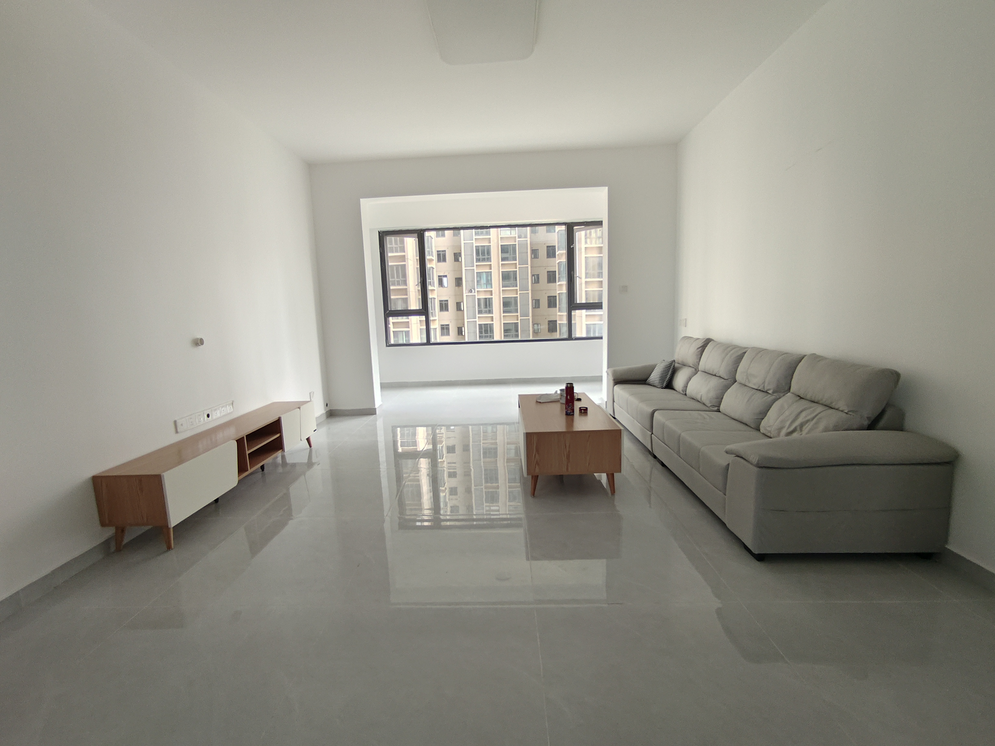 山水豪庭 3室2厅2卫 2200.0元/月 山水豪庭 3室2厅2卫 2200.0元/月户型图