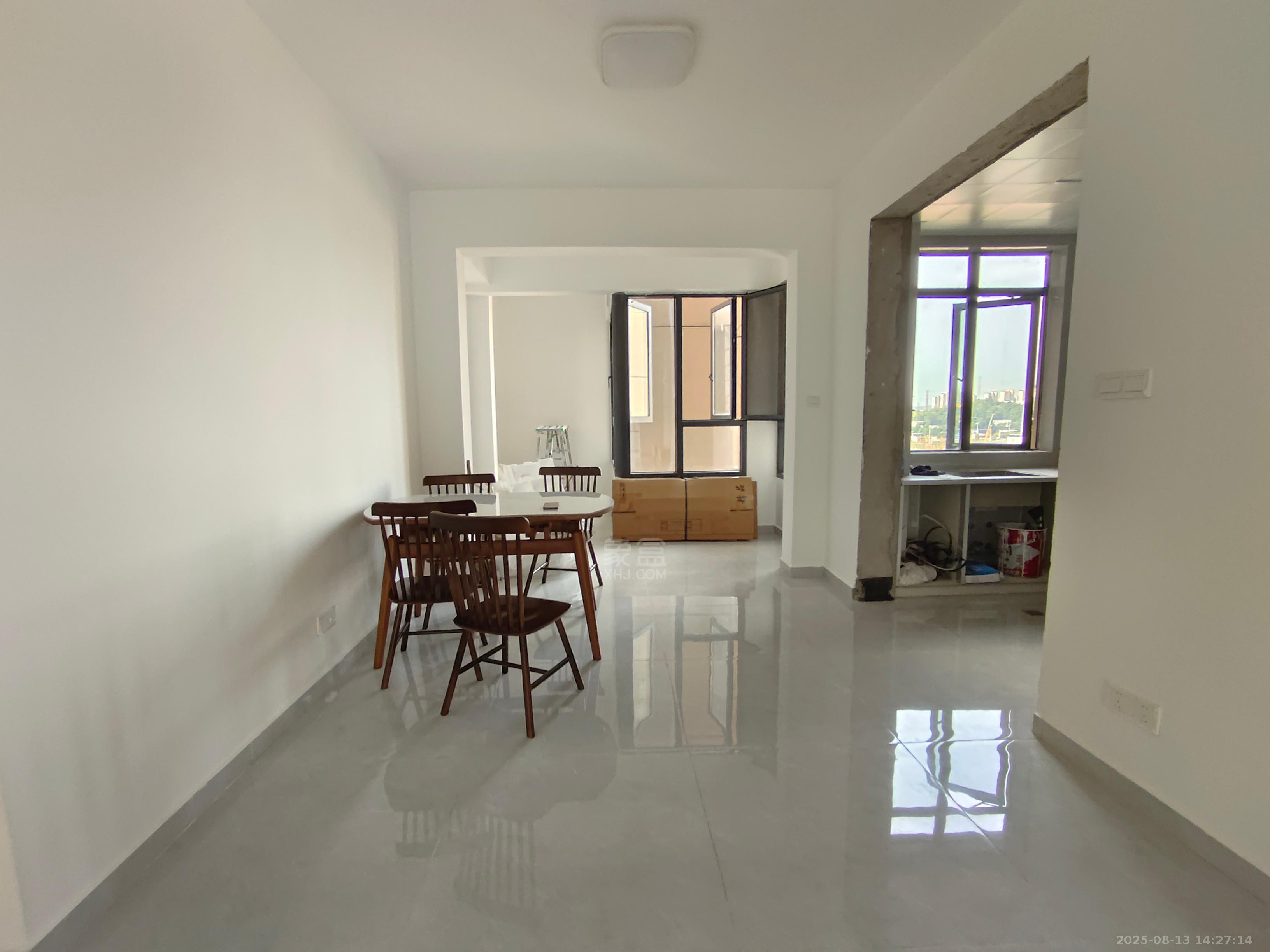 山水豪庭 3室2厅2卫 2200.0元/月 山水豪庭 3室2厅2卫 2200.0元/月室内图