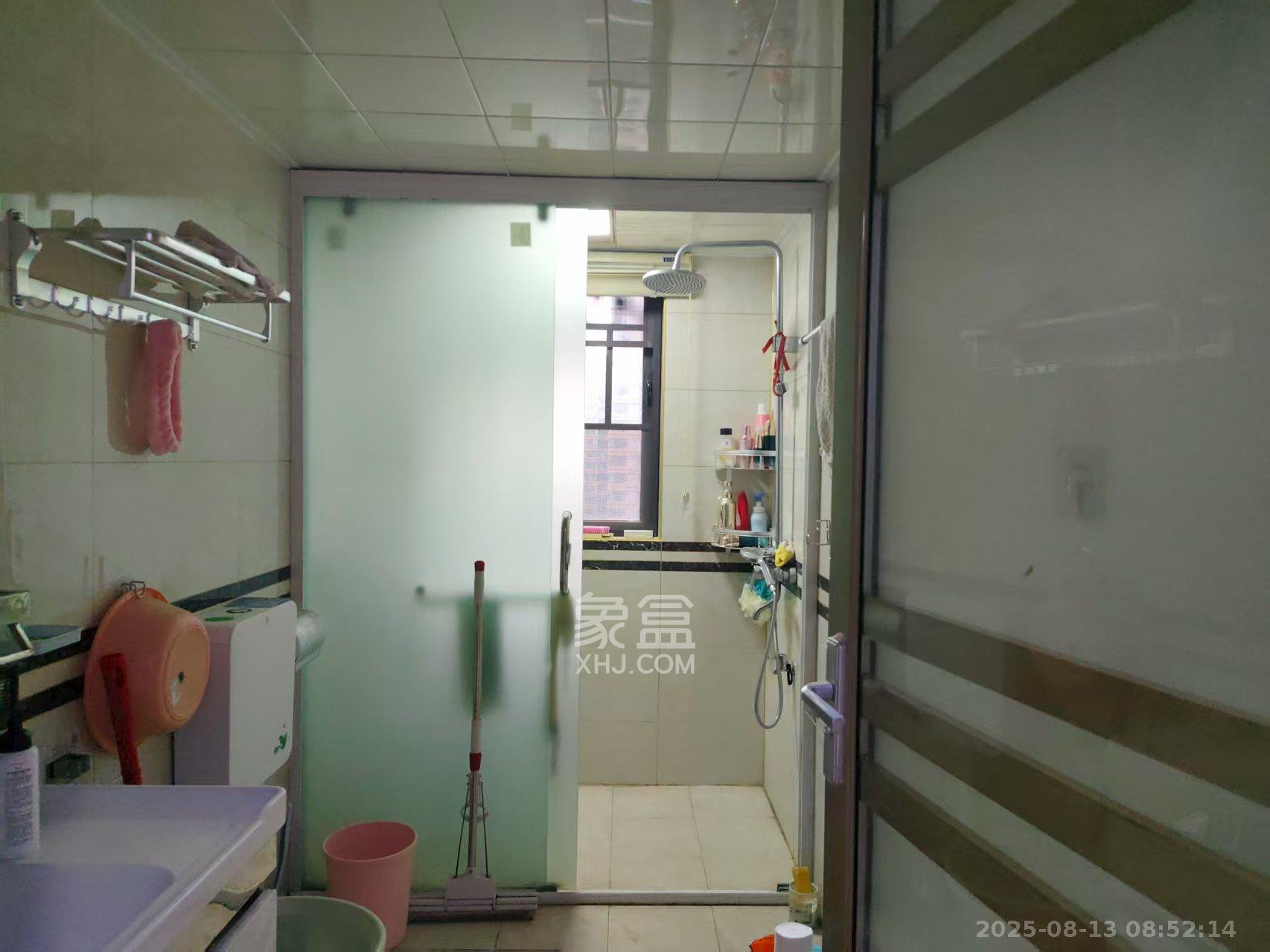 润和长郡(润和紫郡二三期) 4室2厅2卫 2200.0元/月 润和长郡(润和紫郡二三期) 4室2厅2卫 2200.0元/月室内图