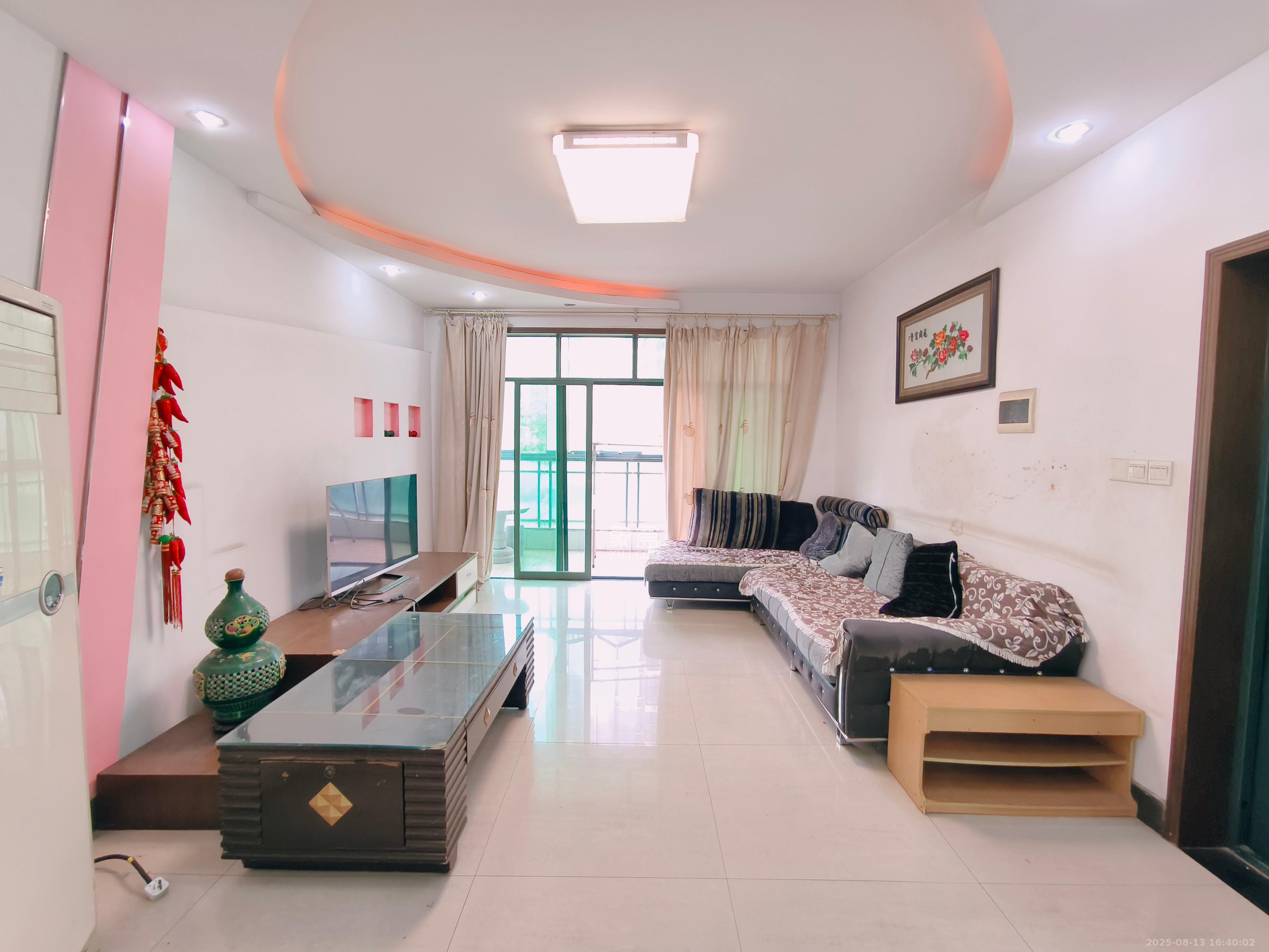 颐美园 3室2厅2卫 2200.0元/月 颐美园 3室2厅2卫 2200.0元/月室内图