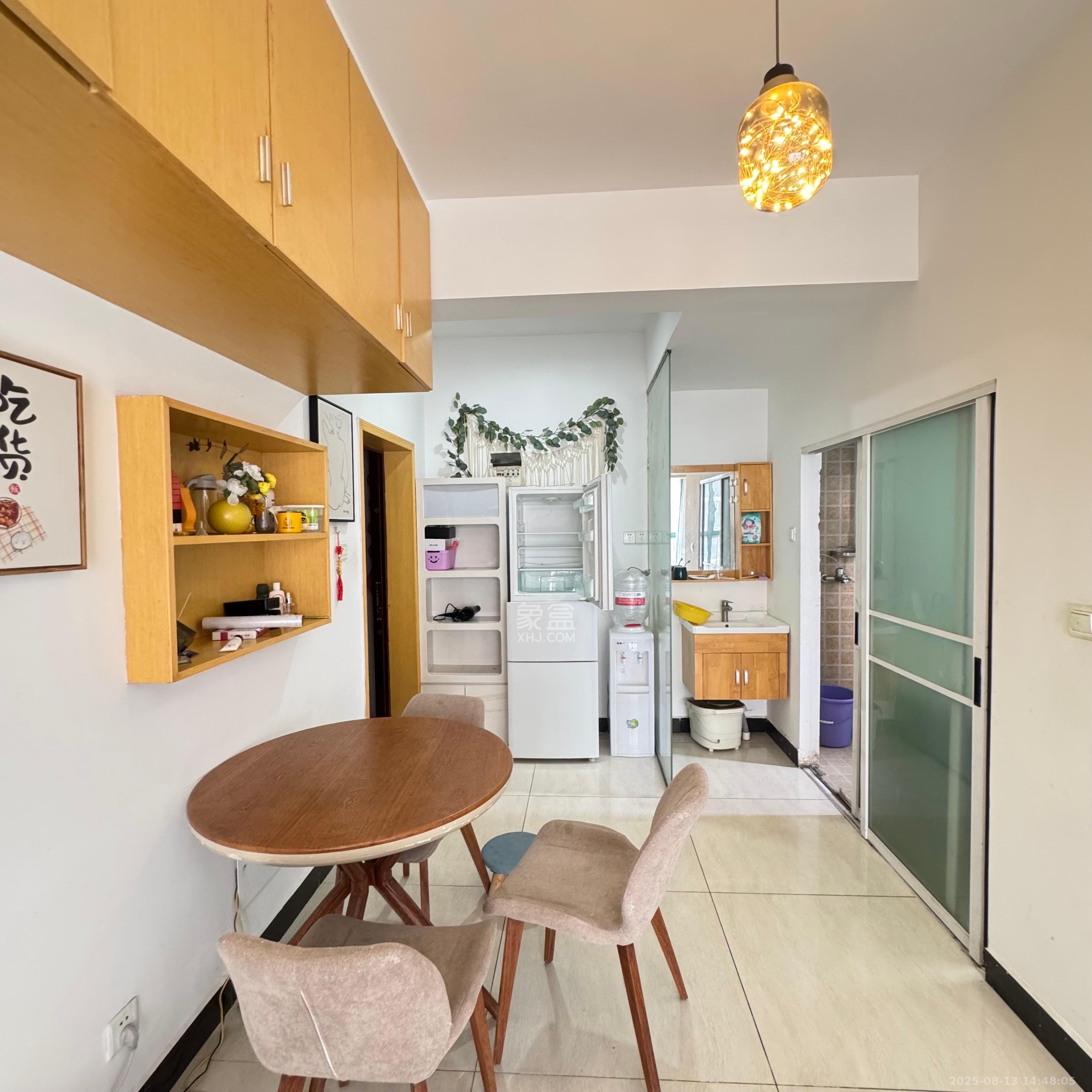 蝴蝶谷 1室1厅1卫 1500.0元/月 蝴蝶谷 1室1厅1卫 1500.0元/月室内图