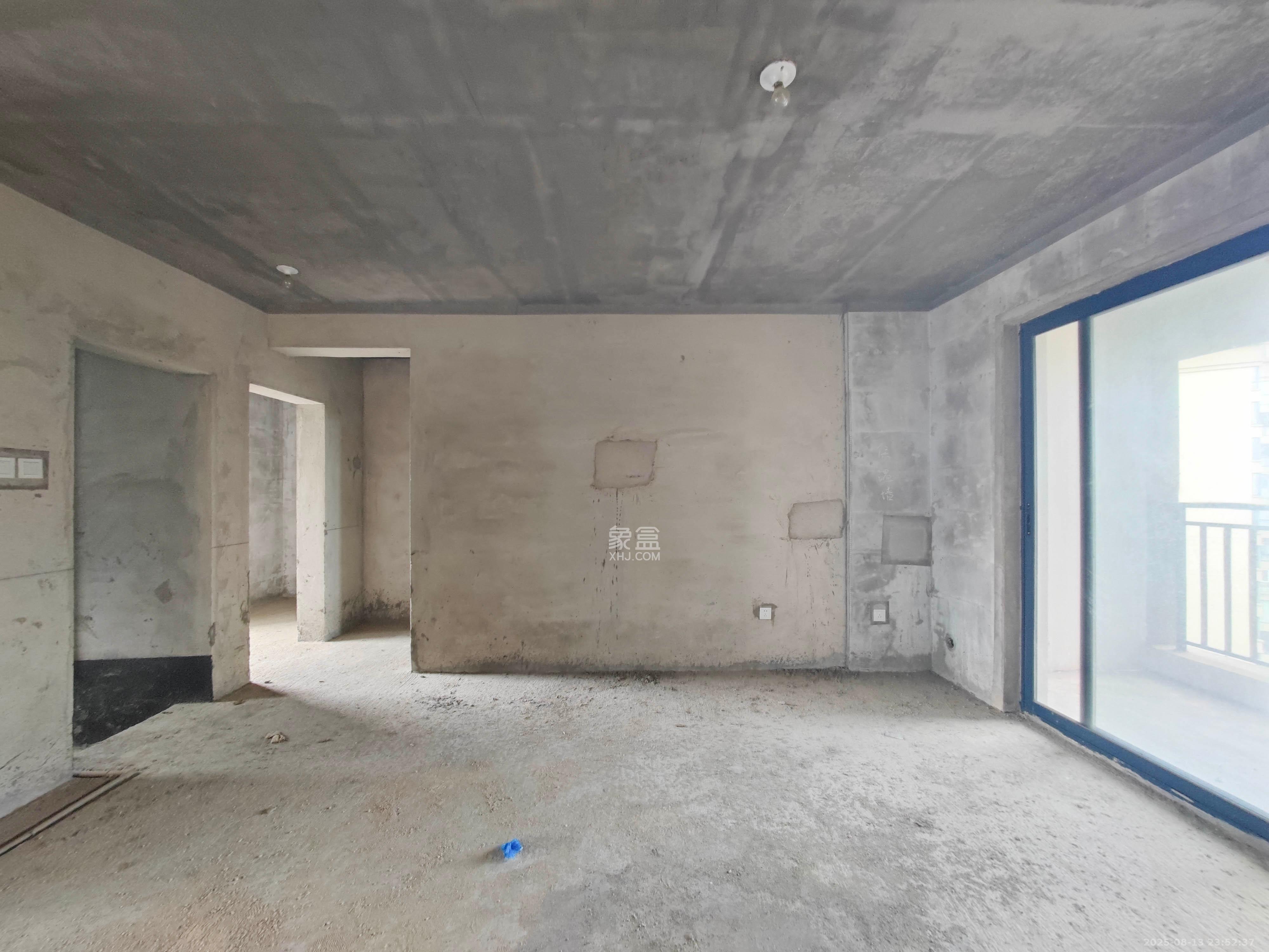 中建嘉和城 3室2厅2卫 85.0万 中建嘉和城 3室2厅2卫 85.0万客厅