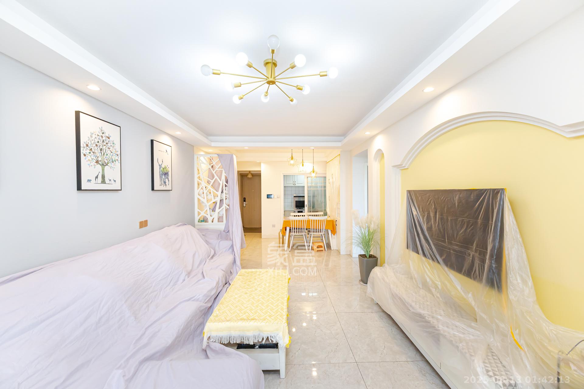 时代倾城三期 2室2厅1卫 70.0万 时代倾城三期 2室2厅1卫 70.0万客厅