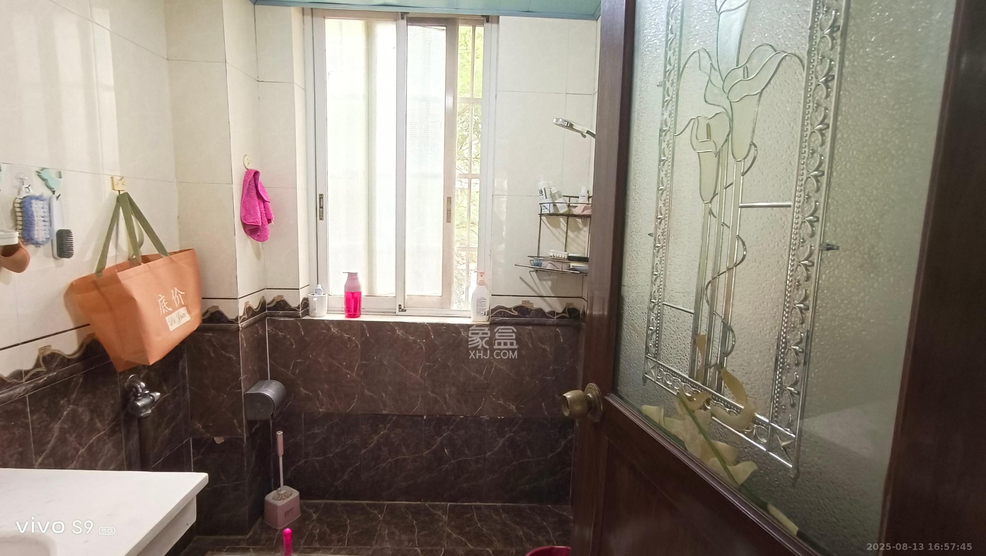 山水人家三期 3室2厅1卫 1500.0元/月 山水人家三期 3室2厅1卫 1500.0元/月室内图